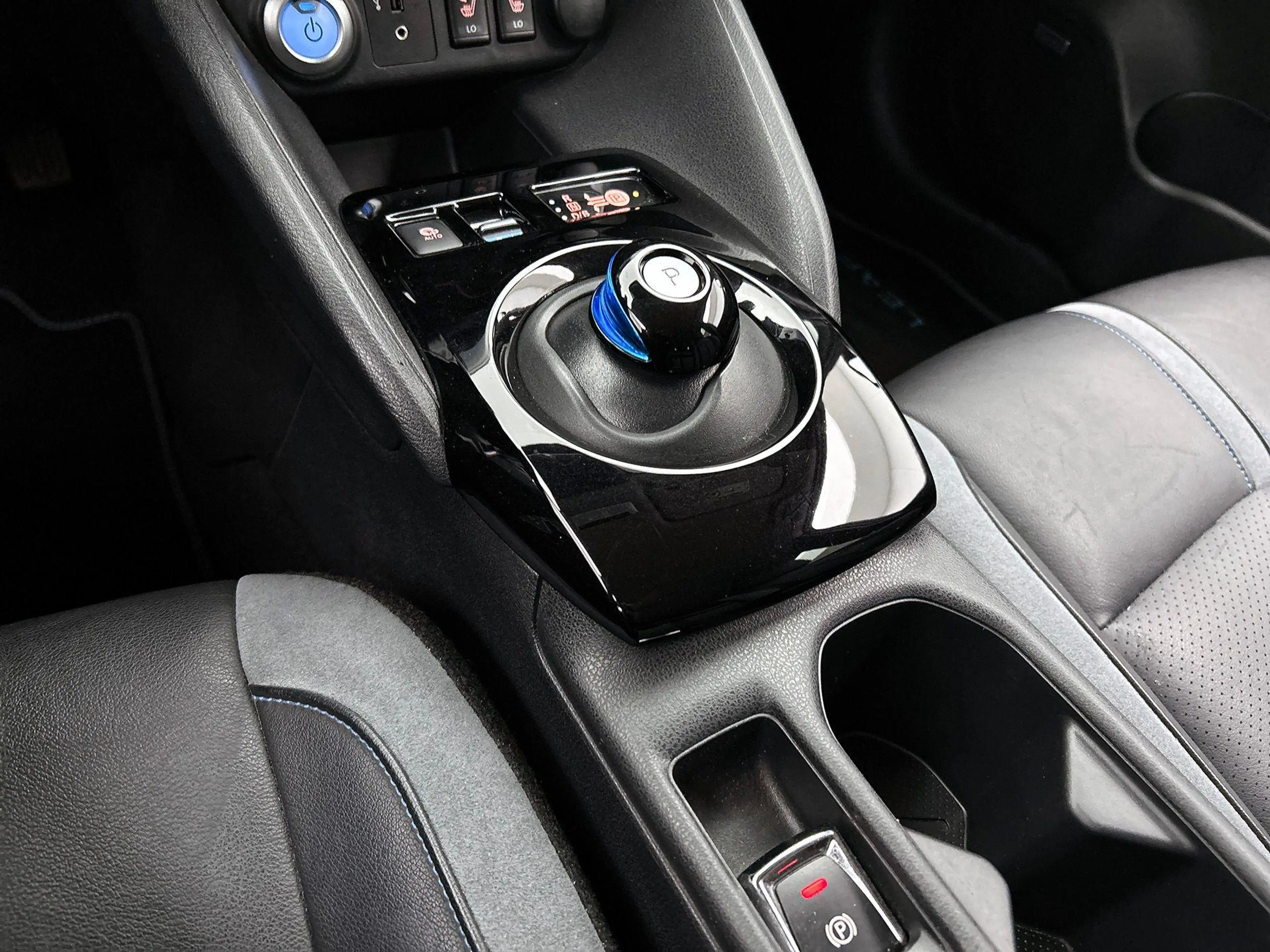 Nissan Leaf Tekna 40kWh — photo 10