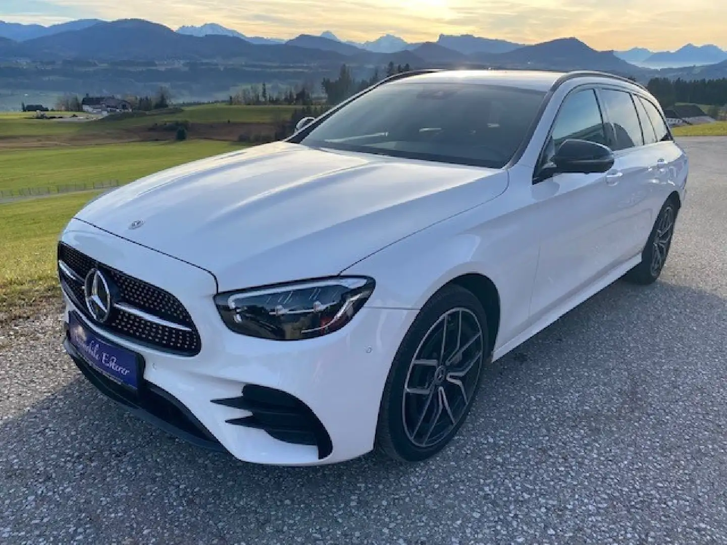 Mercedes-Benz E 300 E 300 de 4Matic AMG Line, Burmester, Night-Paket Weiß - 1
