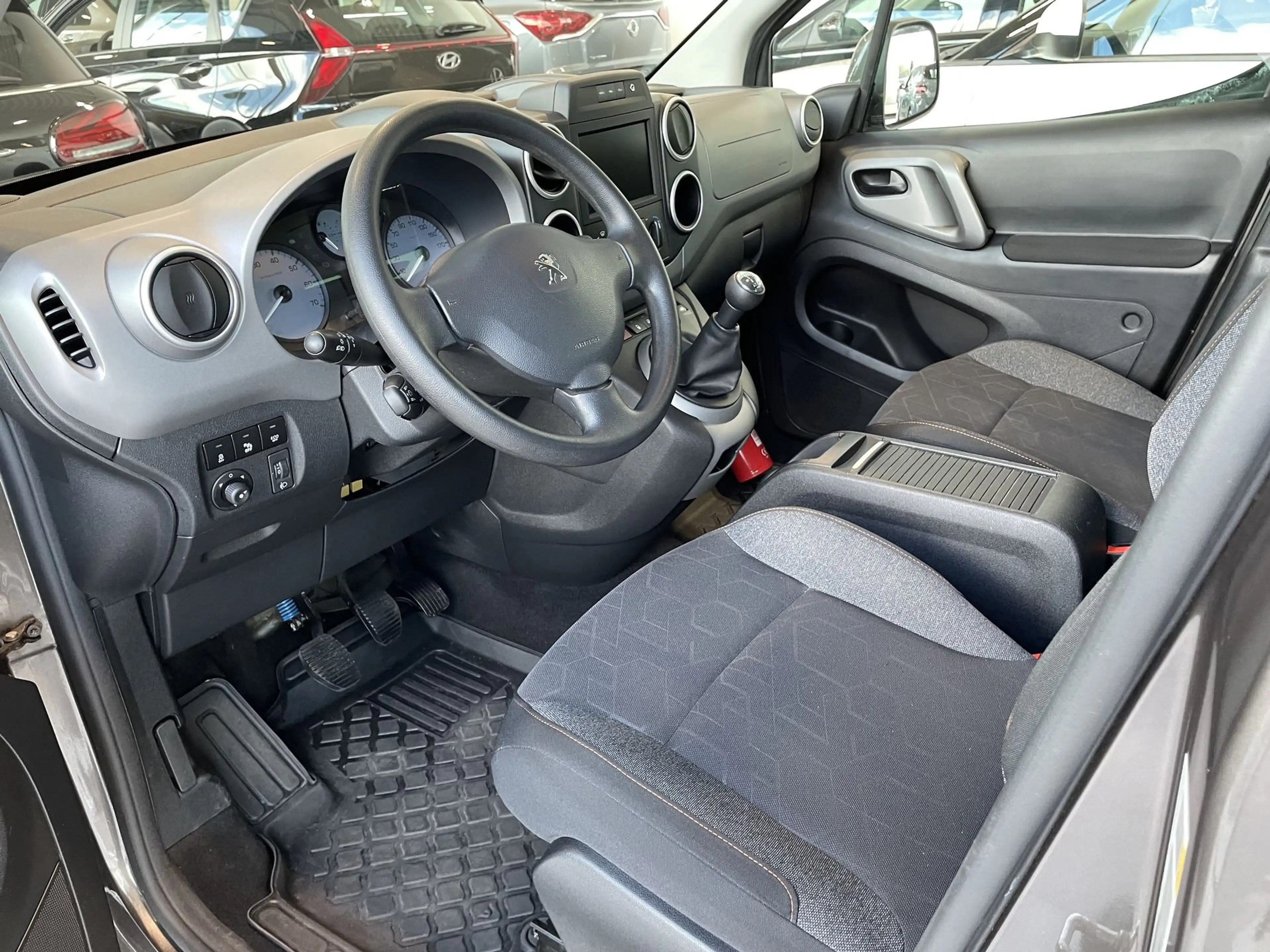 Peugeot Partner 2 Schuifdeuren / Navigatie / Carplay / Cruise control / Trekhaak — photo 8