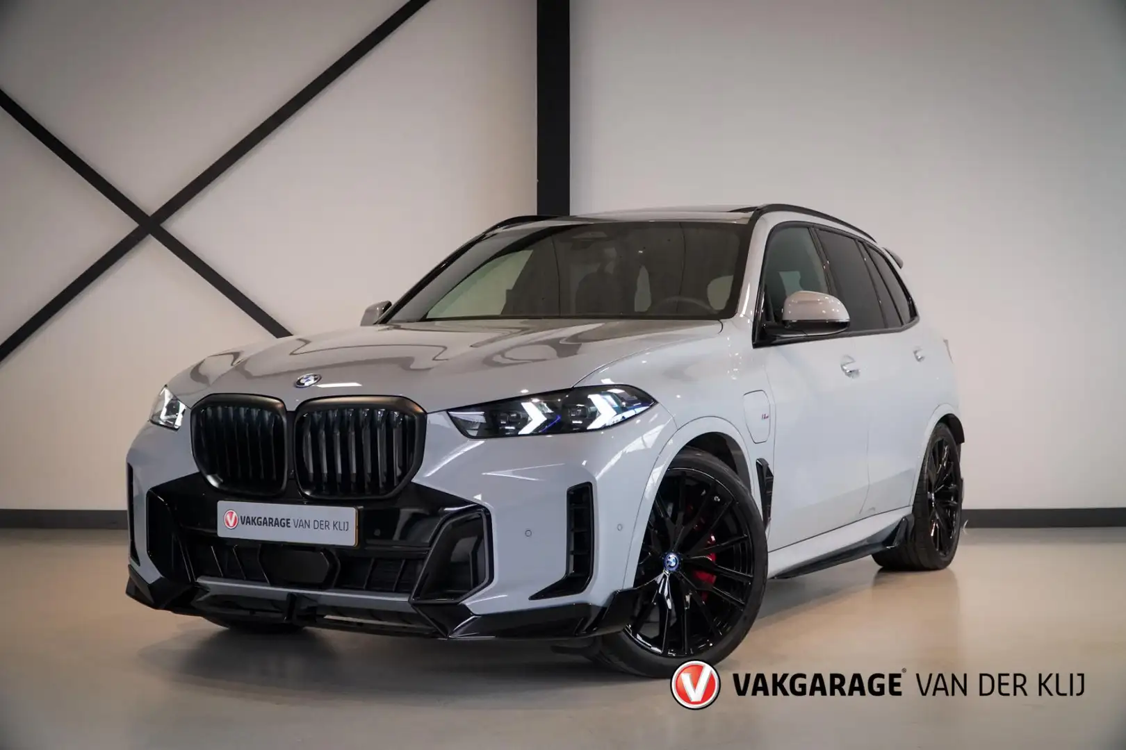 BMW X5 XDrive50e M-Sport Pro | Panorama | Trekhaak | H/K Grau - 1