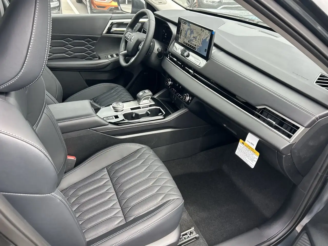 Mitsubishi Outlander снимка Mitsubishi Outlander