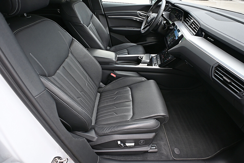 Audi Q8 e-tron Q8 55 e-tron quattro 106kWh S Line NP € 119k AH... — photo 6