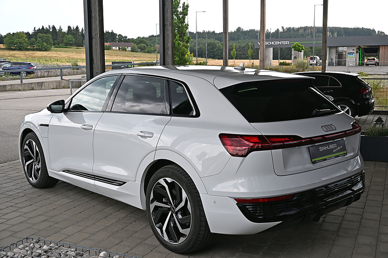 Audi Q8 e-tron Q8 55 e-tron quattro 106kWh S Line NP € 119k AH... — photo 3