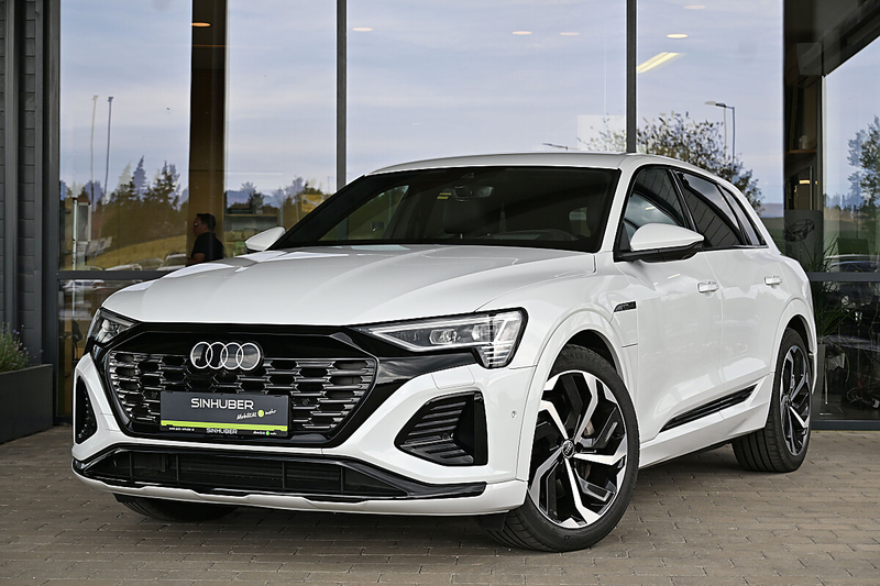 Audi Q8 e-tron Q8 55 e-tron quattro 106kWh S Line NP € 119k AH...