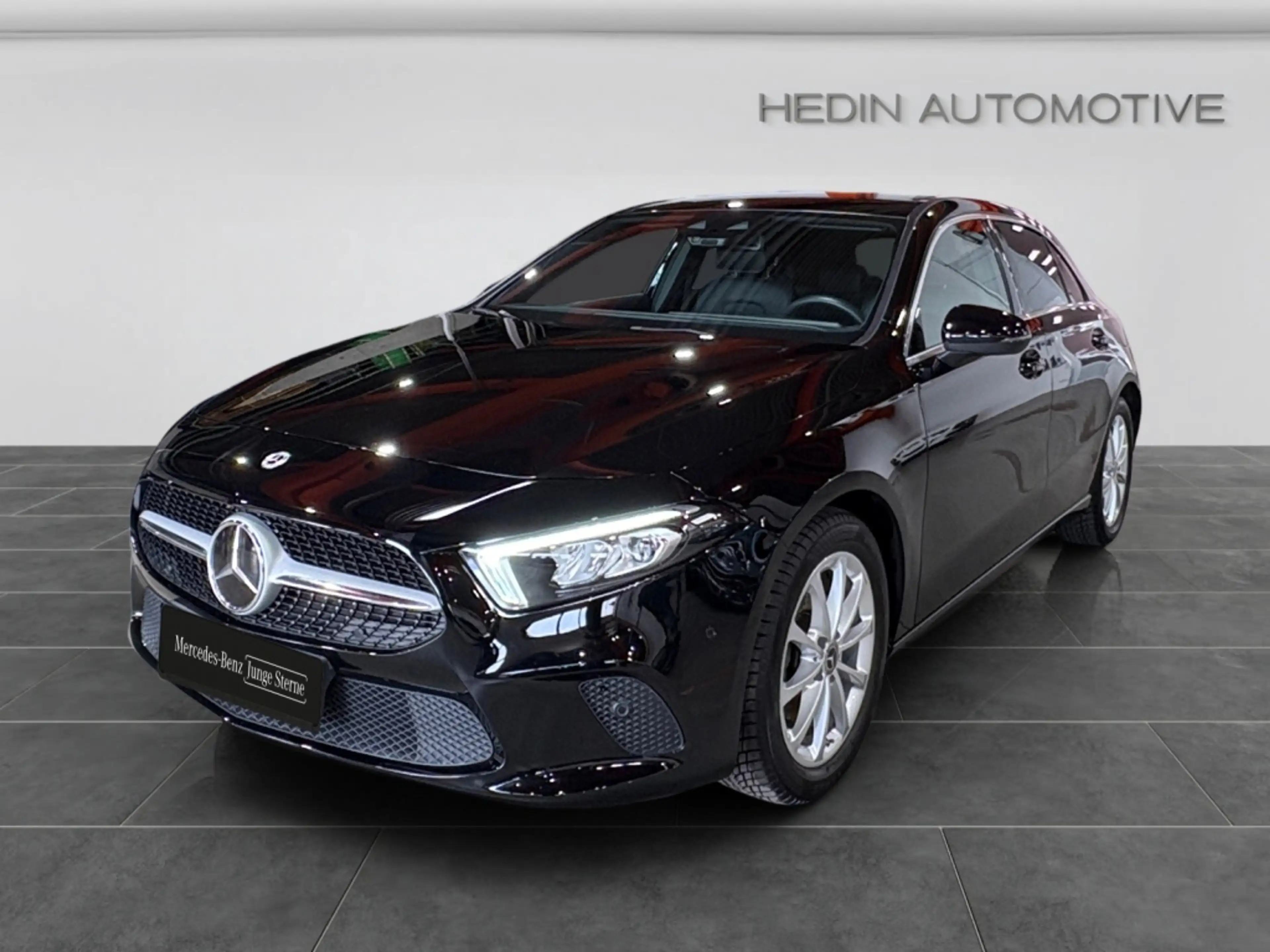 Mercedes-Benz A 200 d PROGRESSIVE|LED|DISTR|STHZ|SHZ|CARPLAY — photo 2