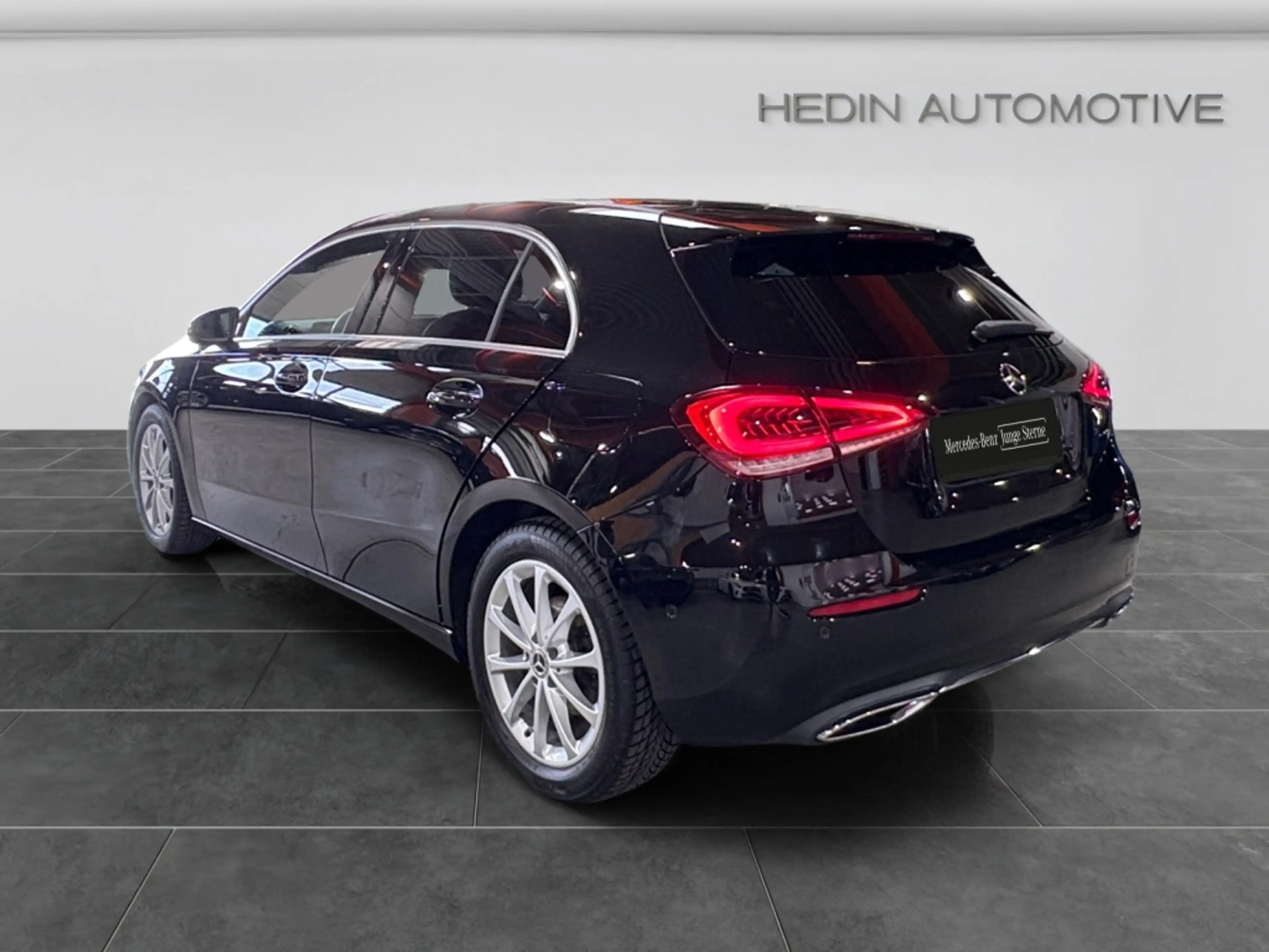 Mercedes-Benz A 200 d PROGRESSIVE|LED|DISTR|STHZ|SHZ|CARPLAY — photo 4