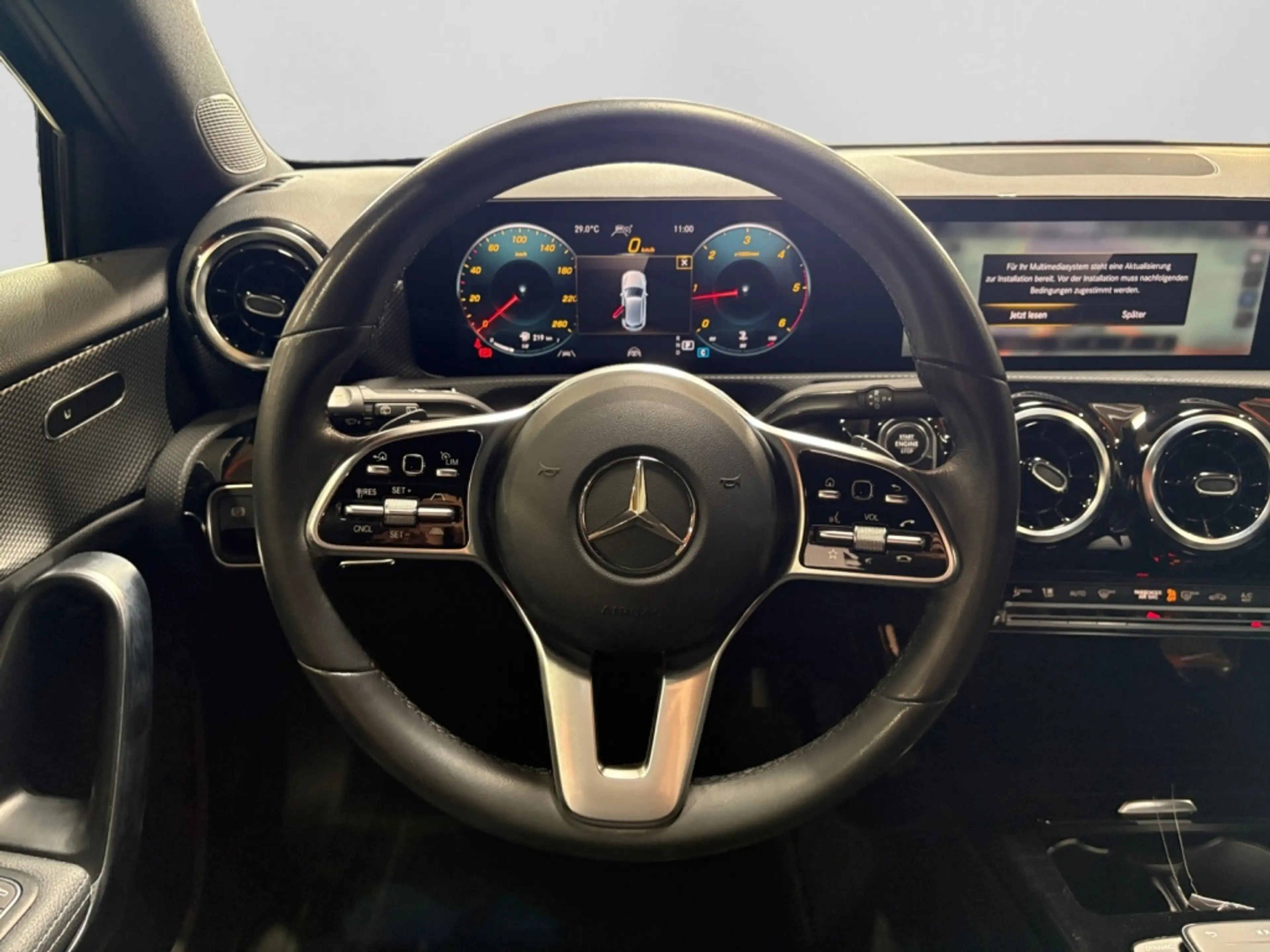 Mercedes-Benz A 200 d PROGRESSIVE|LED|DISTR|STHZ|SHZ|CARPLAY — photo 13