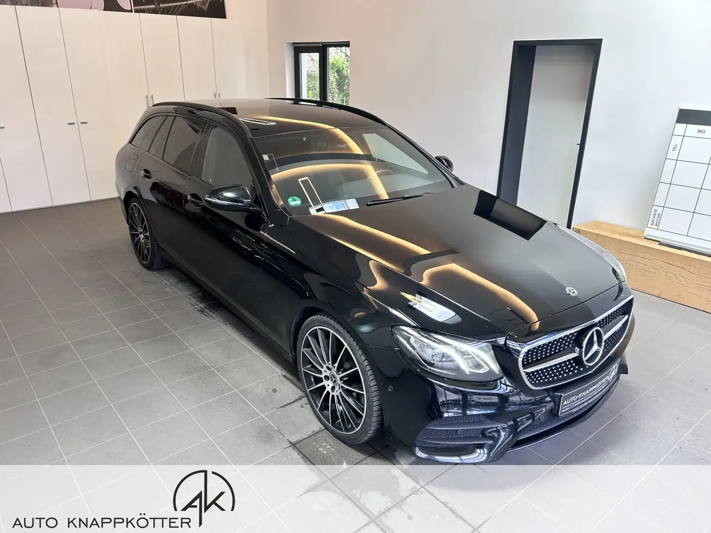 Mercedes-Benz E 400 E 400 AMG Line 4Matic /LED/Kamera/Ambiente/NightPaket Schwarz - 2