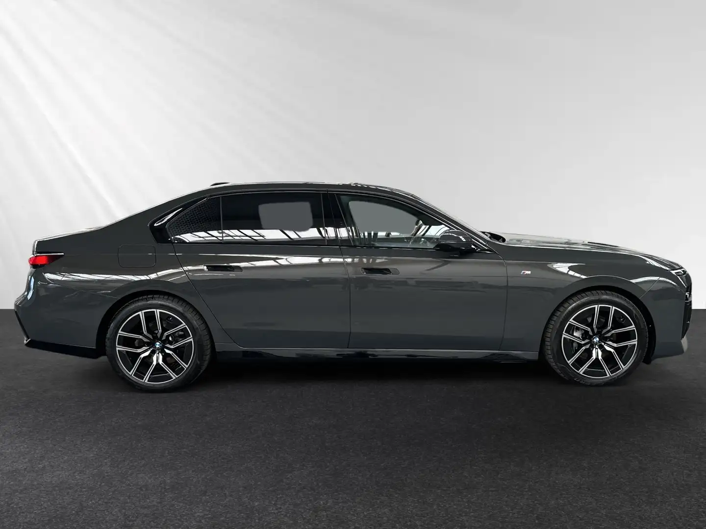 BMW 740 d xDrive M Sport|Fond-Entertainement|Panorama Gris - 2