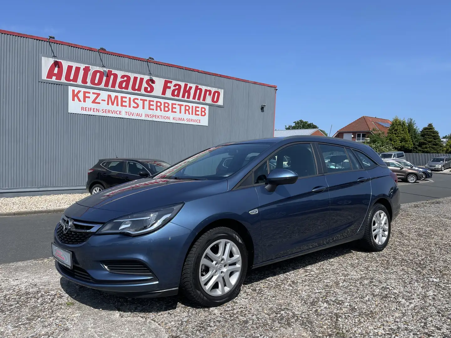 Opel Astra Edition 1.4 Benzin Bleu - 1