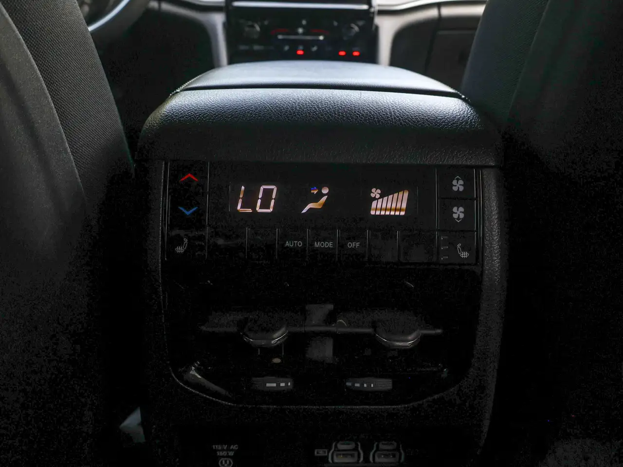 Jeep Grand Cherokee photo Jeep Grand Cherokee