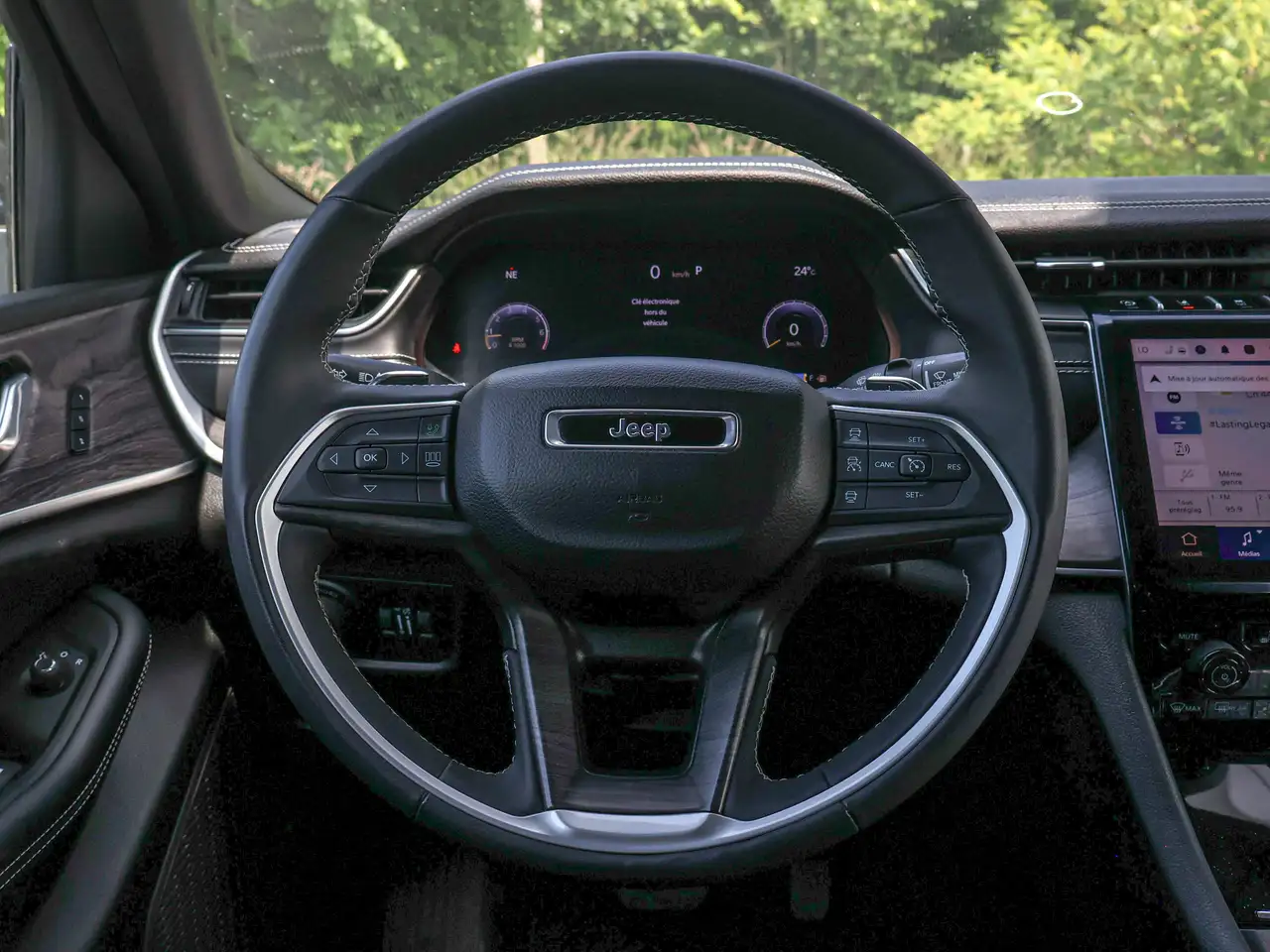 Jeep Grand Cherokee photo Jeep Grand Cherokee