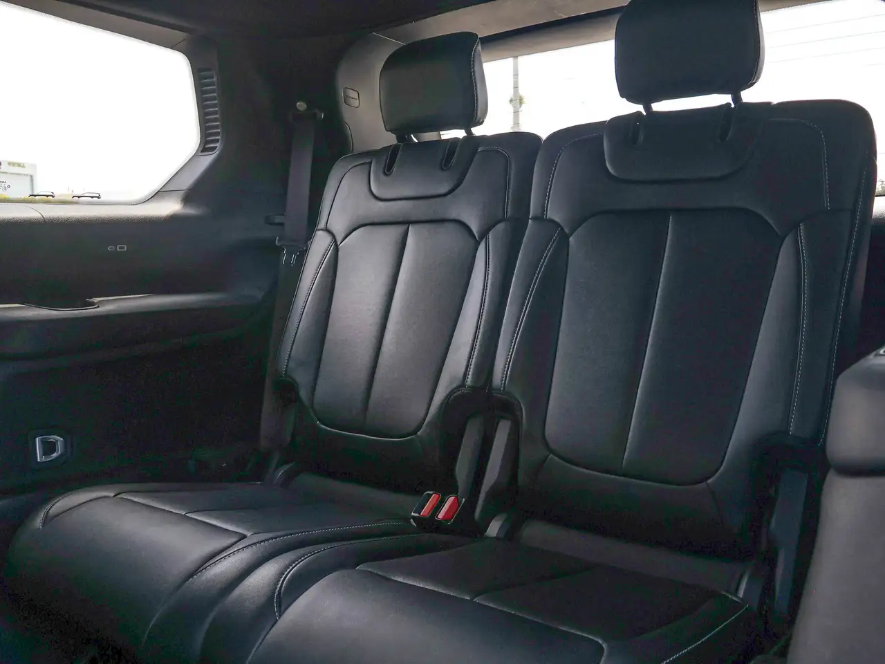 Jeep Grand Cherokee photo Jeep Grand Cherokee