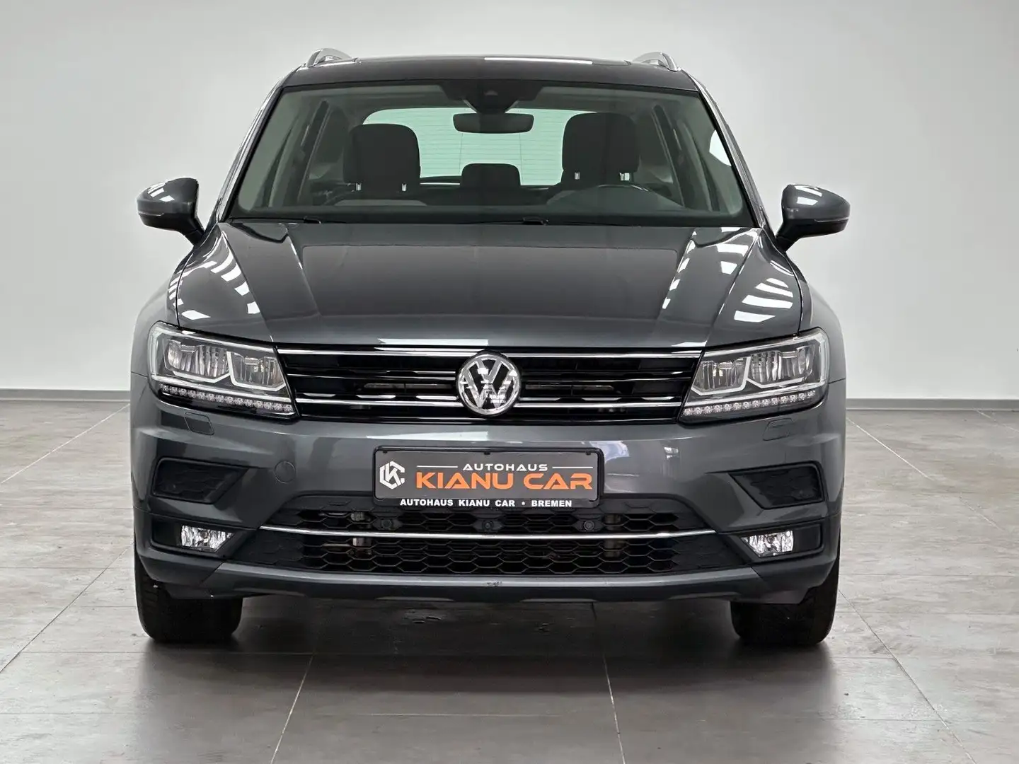 Volkswagen Tiguan Highline 4Motion.ACC.AHK.NAVI.KAM.LED Grau - 2