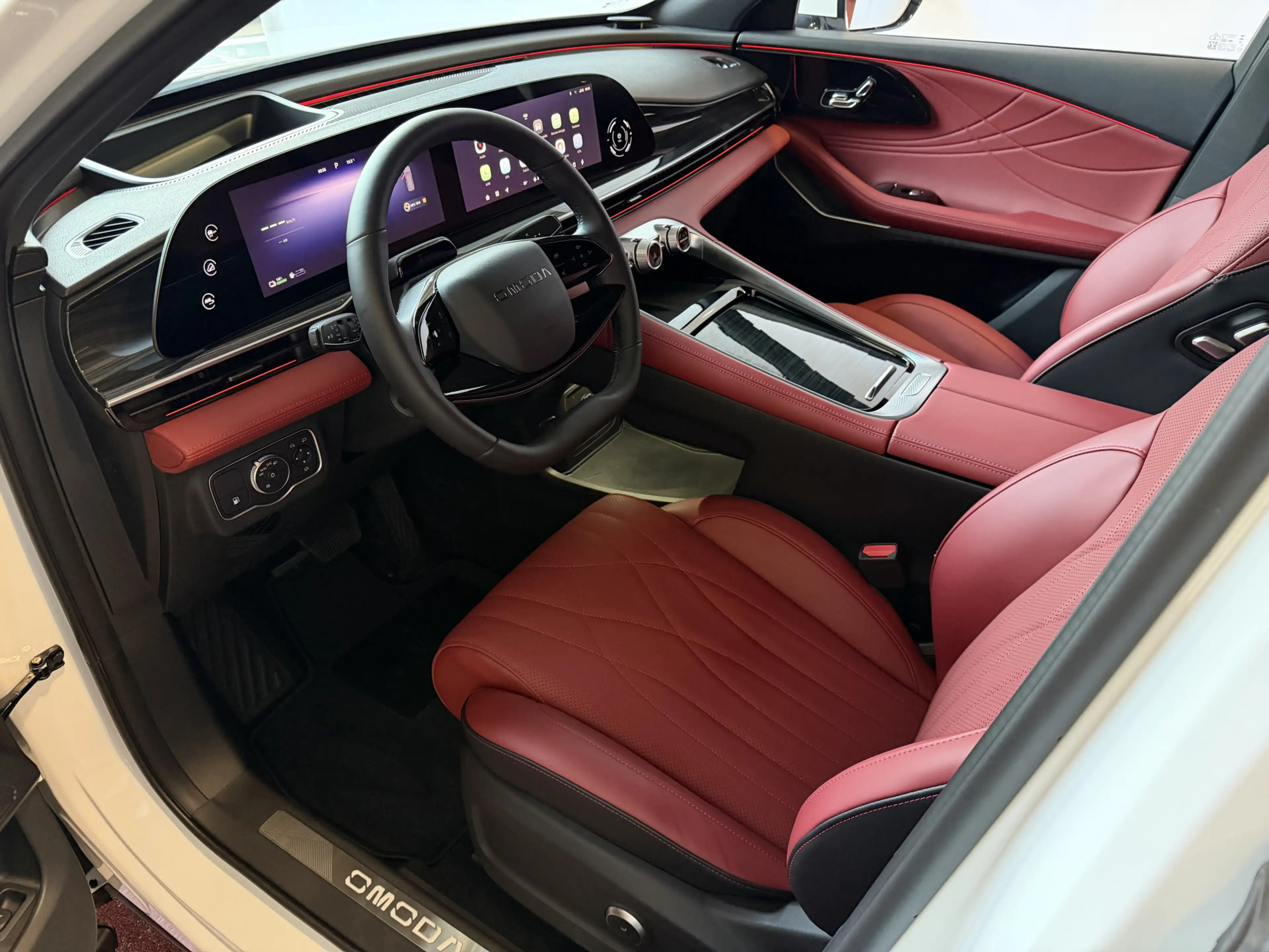Omoda 9 OMODA 9 PREMIUM AWD 538 PK | Stary White | Rood Le — photo 3