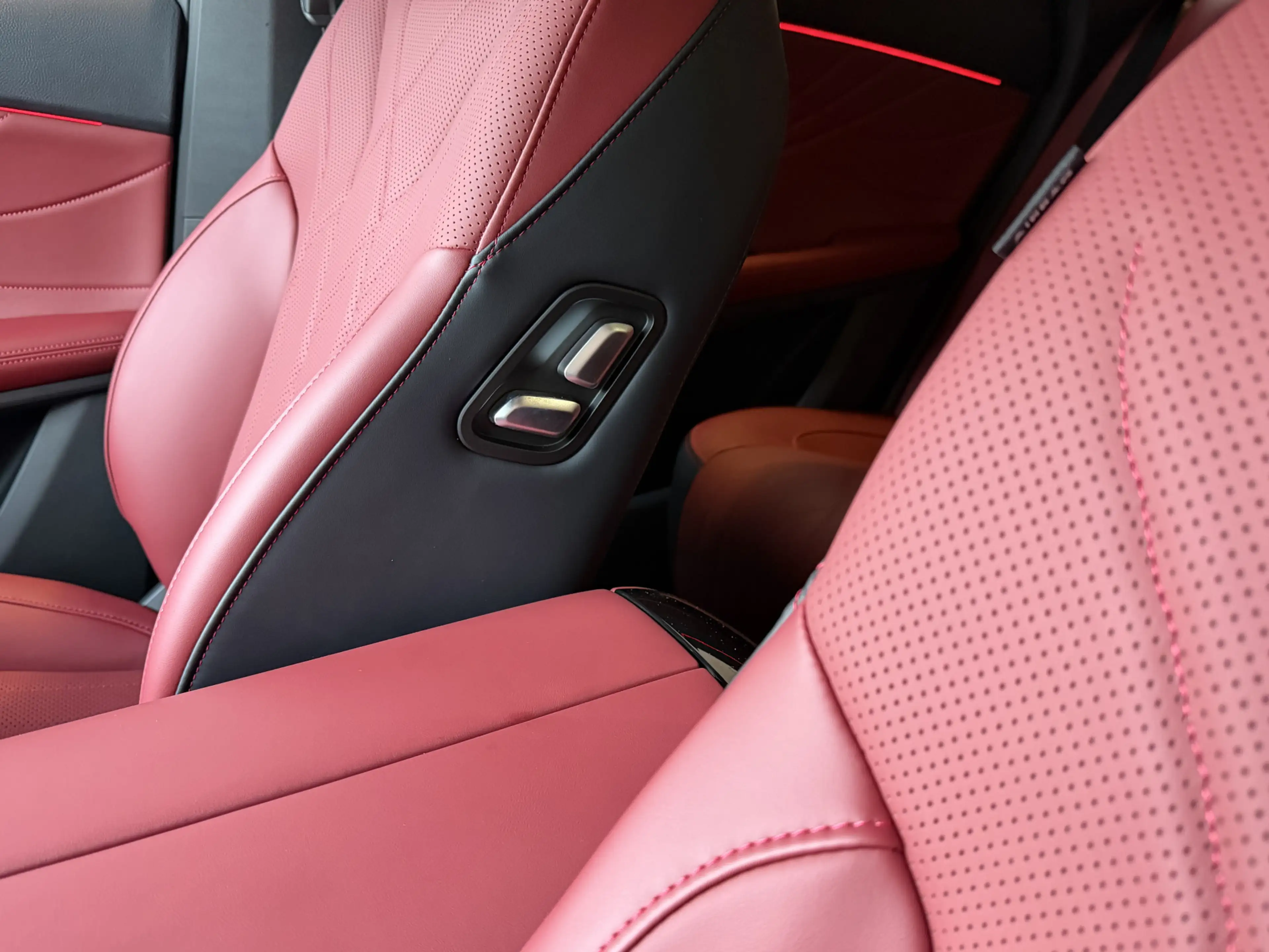 Omoda 9 OMODA 9 PREMIUM AWD 538 PK | Stary White | Rood Le — photo 19