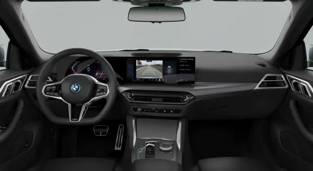 BMW i4 view 2