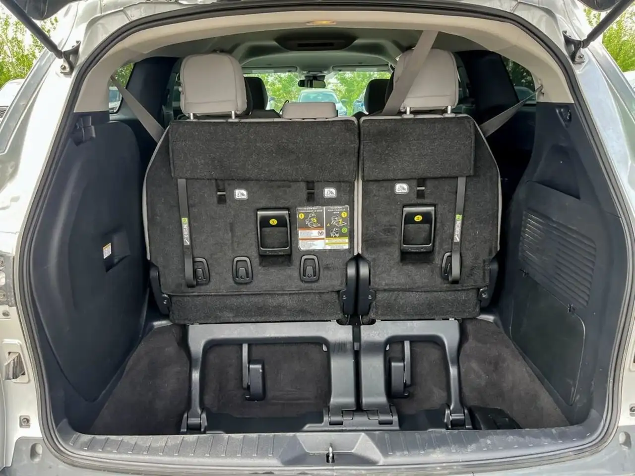 Toyota Sienna photo Toyota Sienna