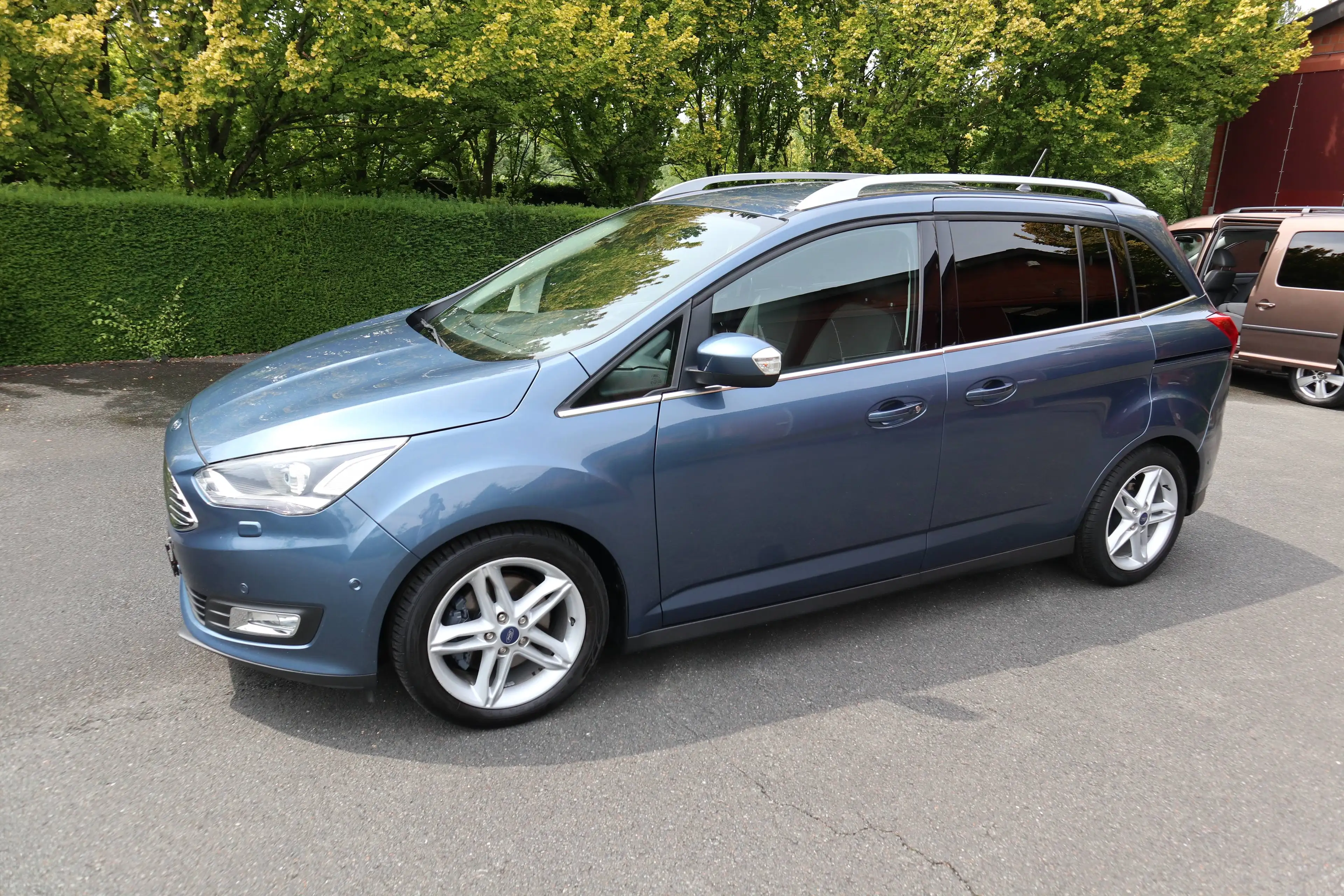Ford Grand C-Max Titanium 1,5 Benziner*Top Ausstattung*Garantie* — photo 2