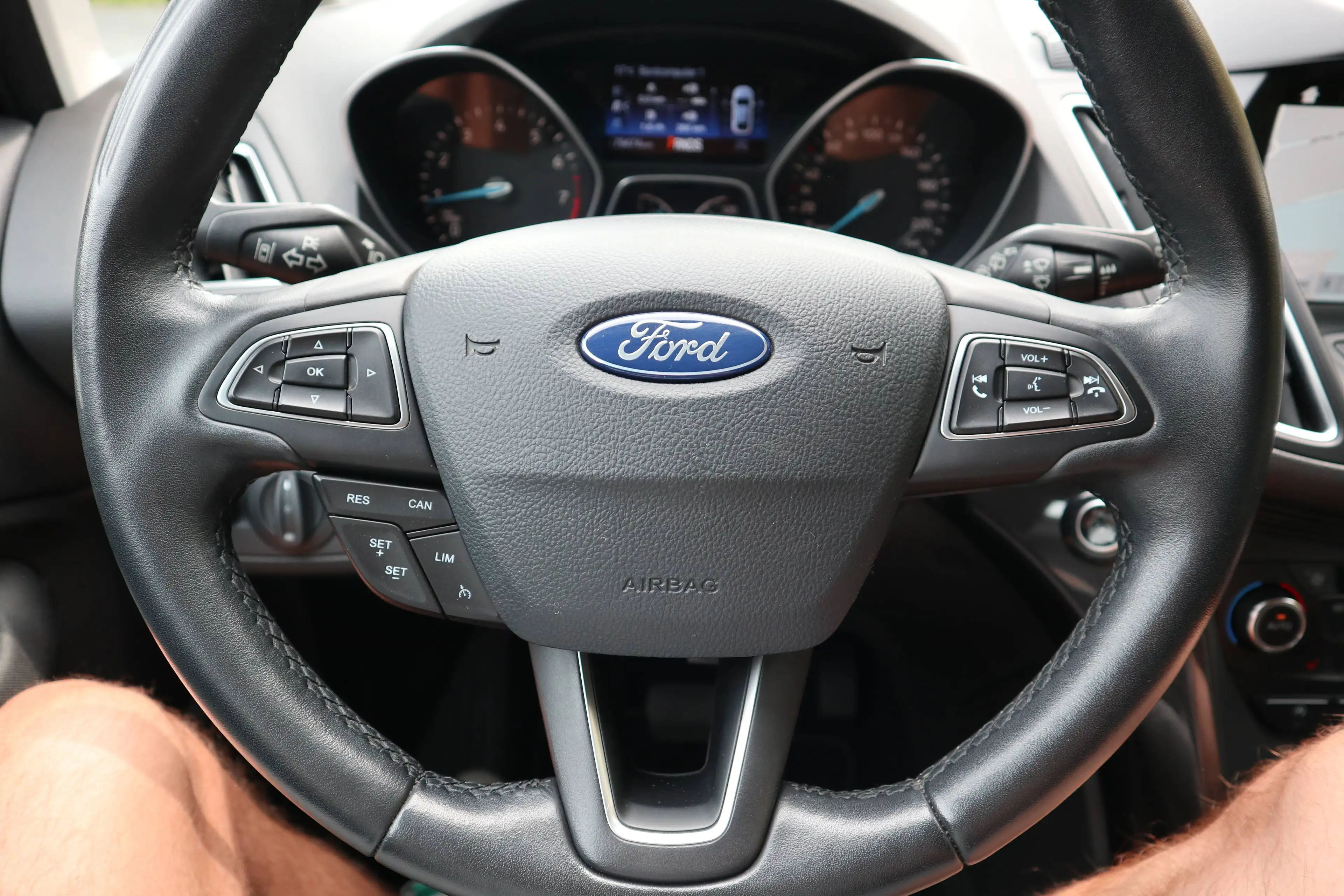 Ford Grand C-Max Titanium 1,5 Benziner*Top Ausstattung*Garantie* — photo 11
