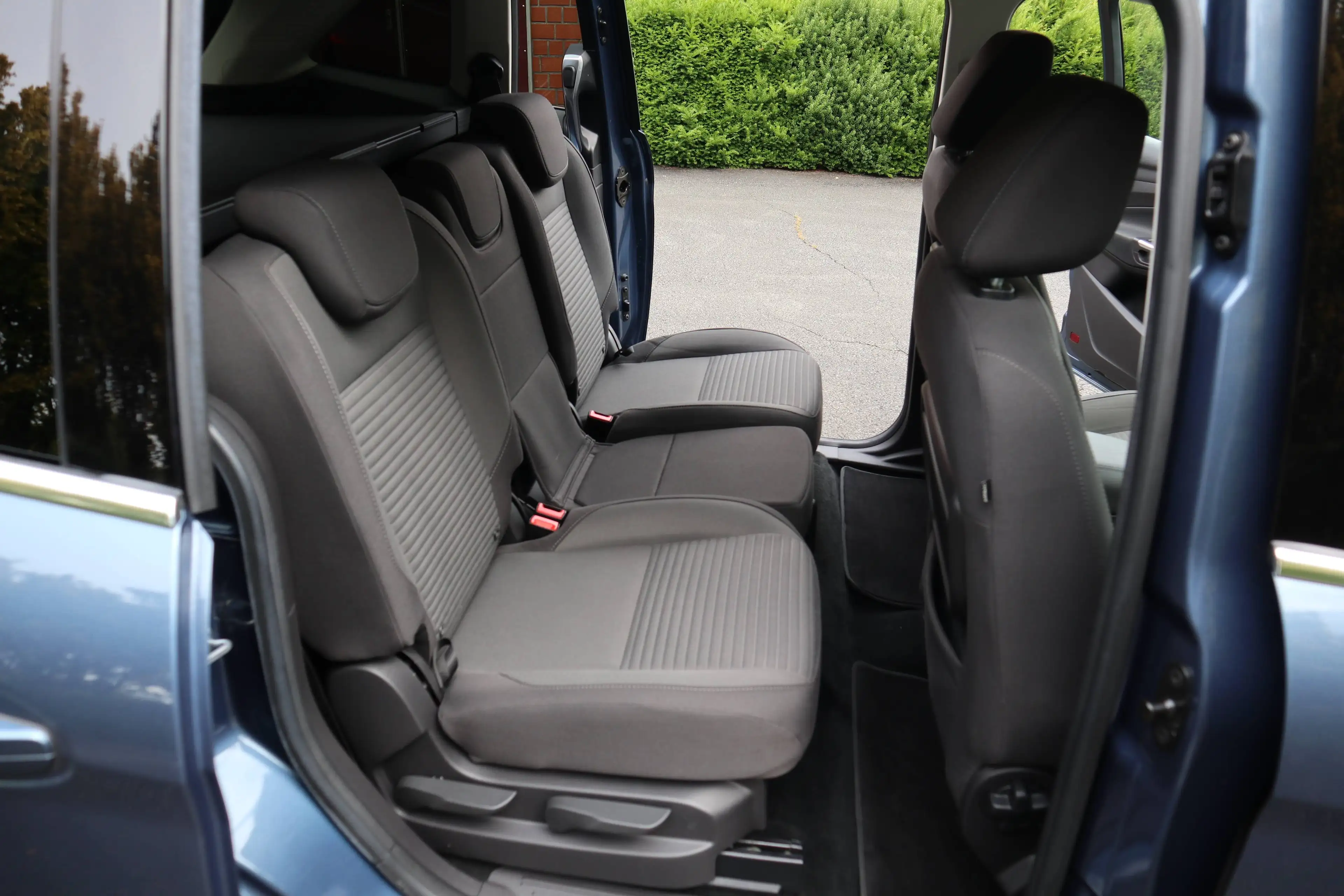 Ford Grand C-Max Titanium 1,5 Benziner*Top Ausstattung*Garantie* — photo 14