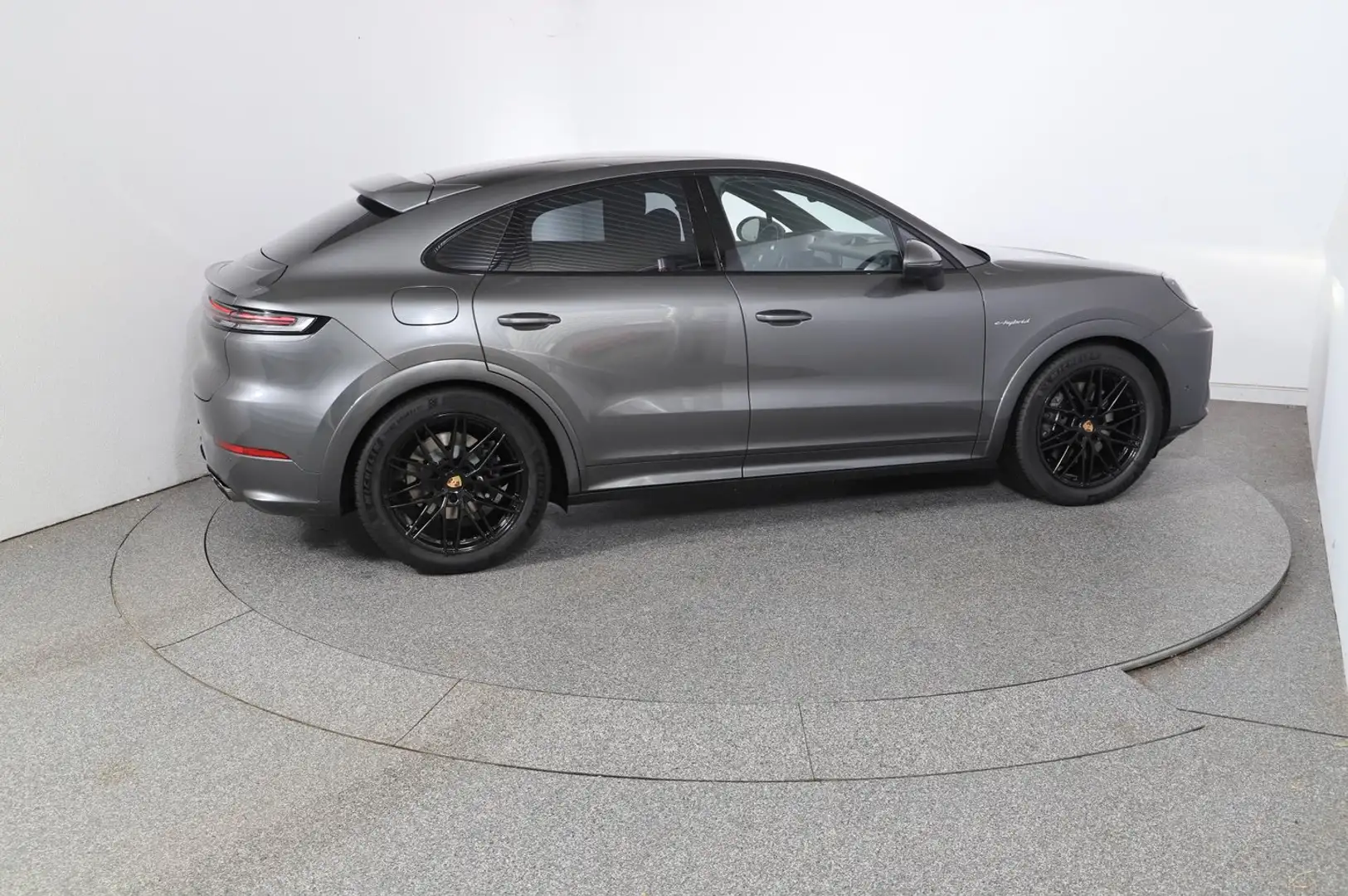 Porsche Cayenne E-Hybrid Coupé Grau - 2