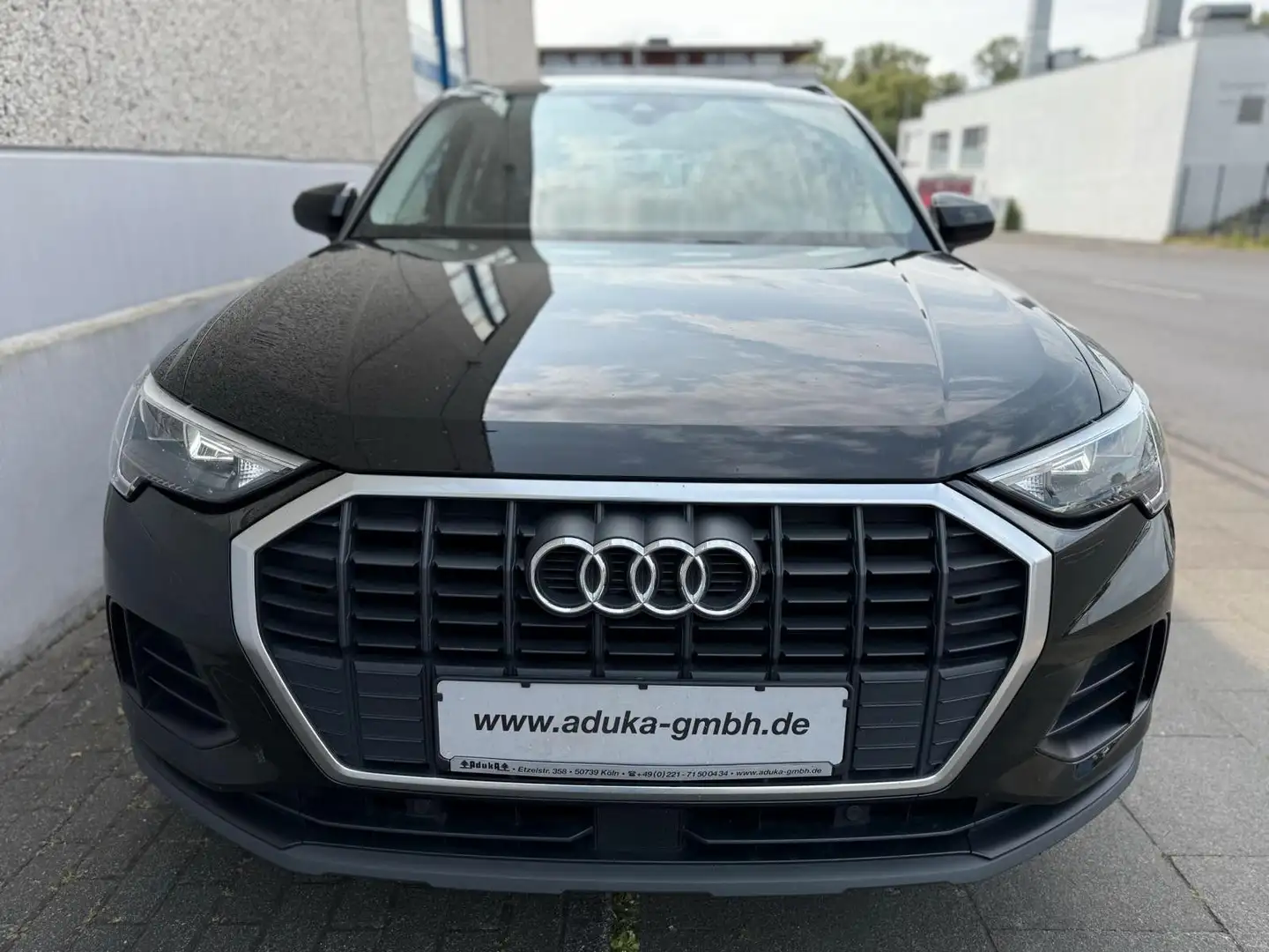 Audi Q3 35 TDI S tronic Panorama CarPlay VD DAB Navi Schwarz - 2