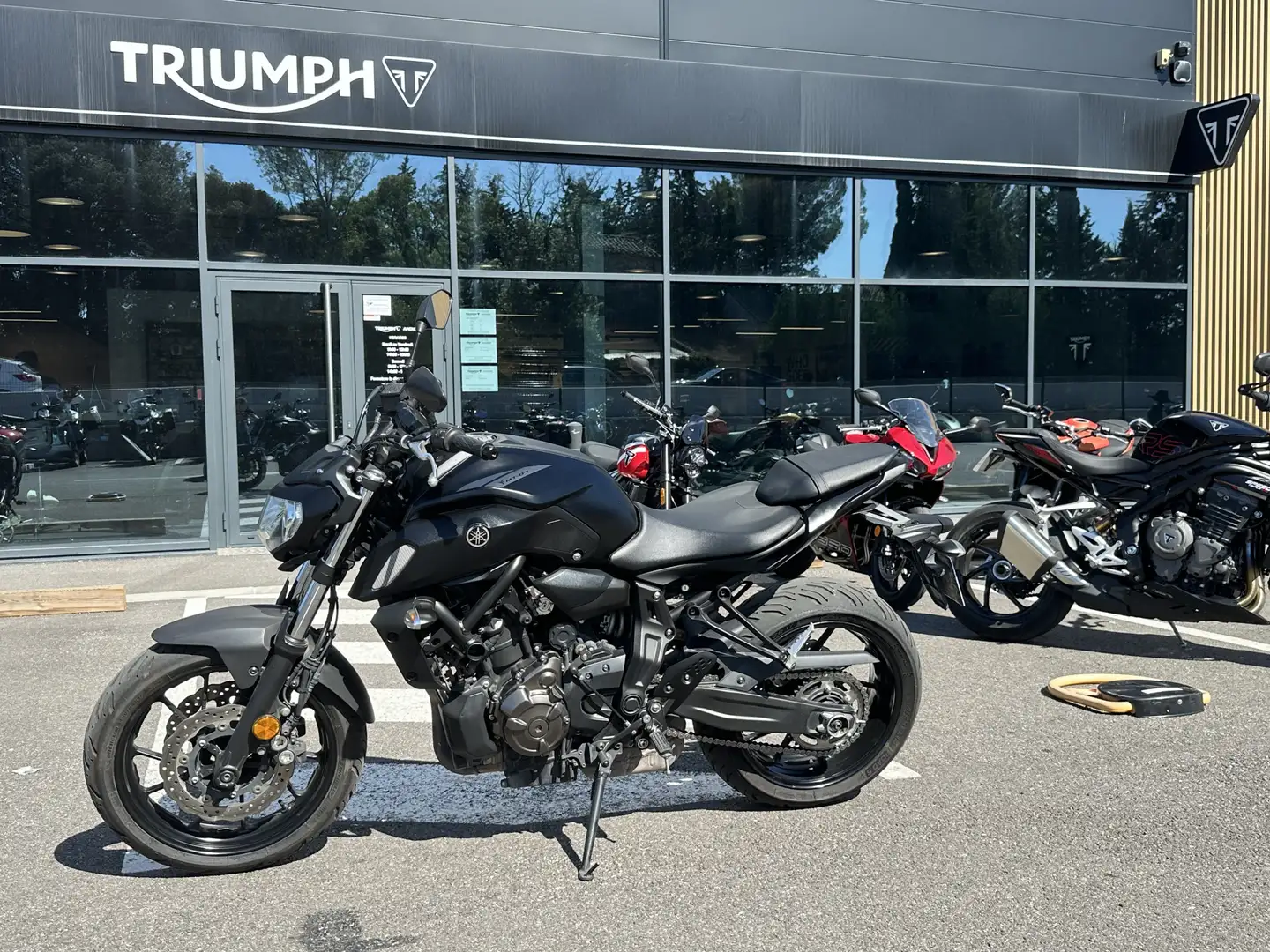 Yamaha MT-07 Noir - 1