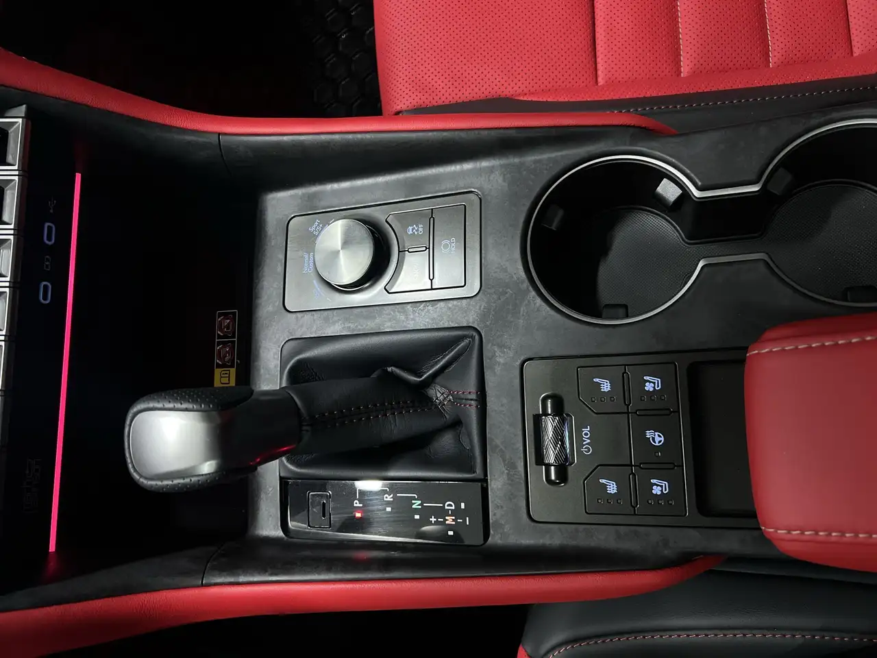 Lexus IS снимка Lexus IS