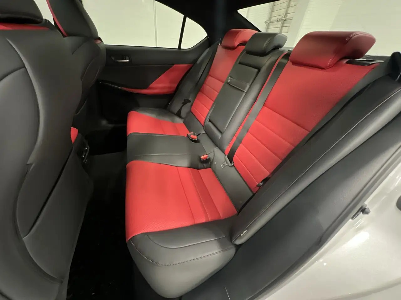 Lexus IS снимка Lexus IS