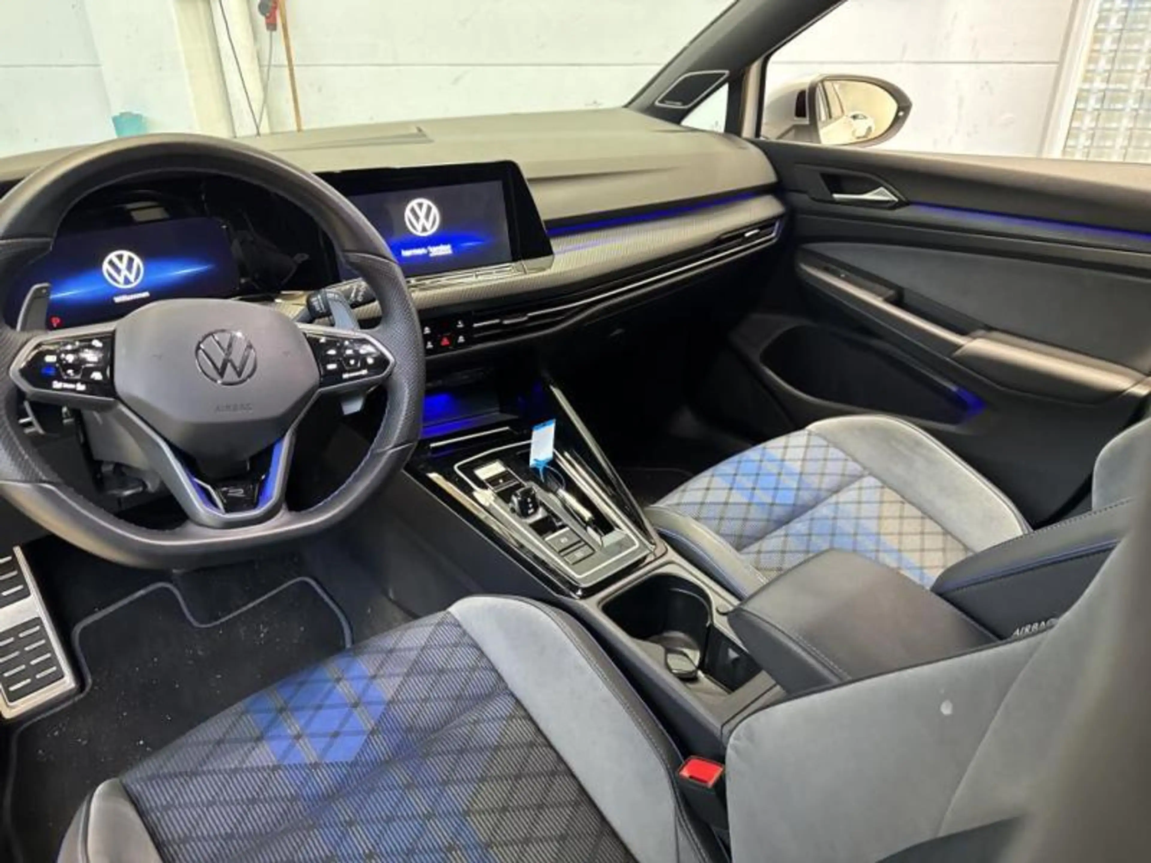 Volkswagen Golf R R Variant/Pano/Matrix/Acc/Harman K./DCC/VW dealer — photo 3
