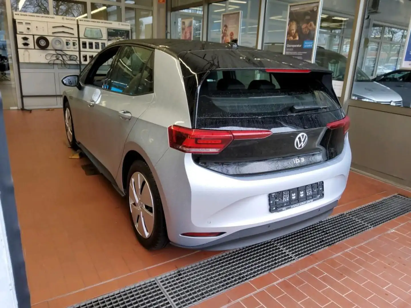 Volkswagen ID.3 Pure Performance  1-G-Autom. Silber - 2