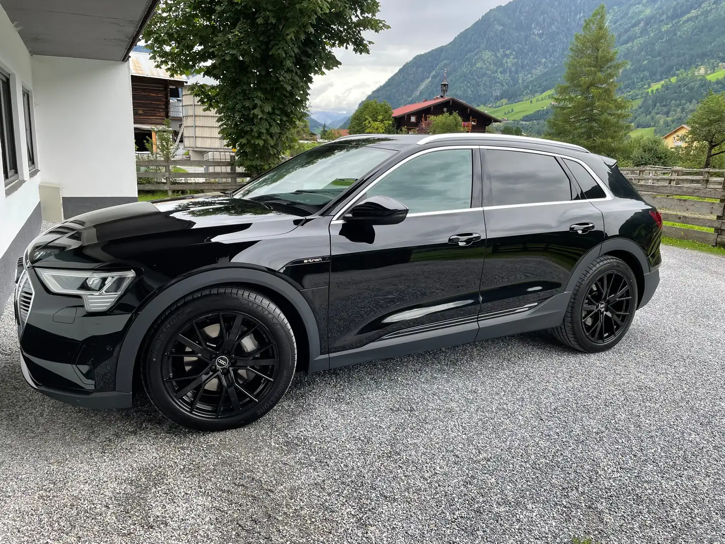 Audi e-tron e-tron SB 55 quattro 95kWh Business Business Schwarz - 1
