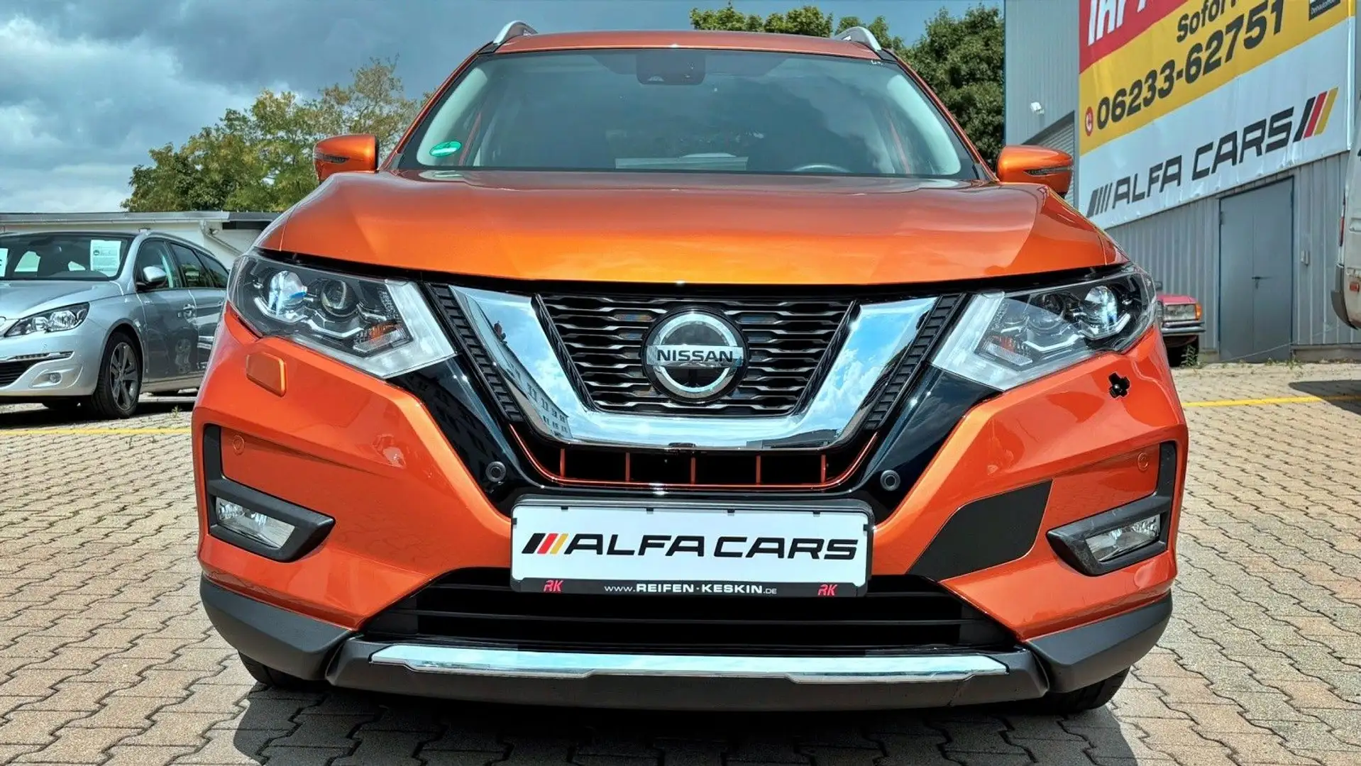 Nissan X-Trail Nissan X-Trail 1.7 TEKNA/4x4/360°/NAVI/VOLLSHEFT Orange - 2