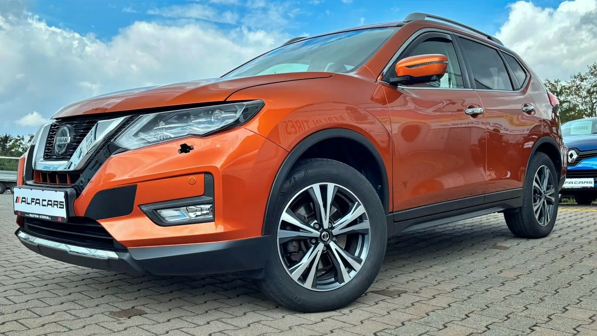 Nissan X-Trail Nissan X-Trail 1.7 TEKNA/4x4/360°/NAVI/VOLLSHEFT Orange - 1
