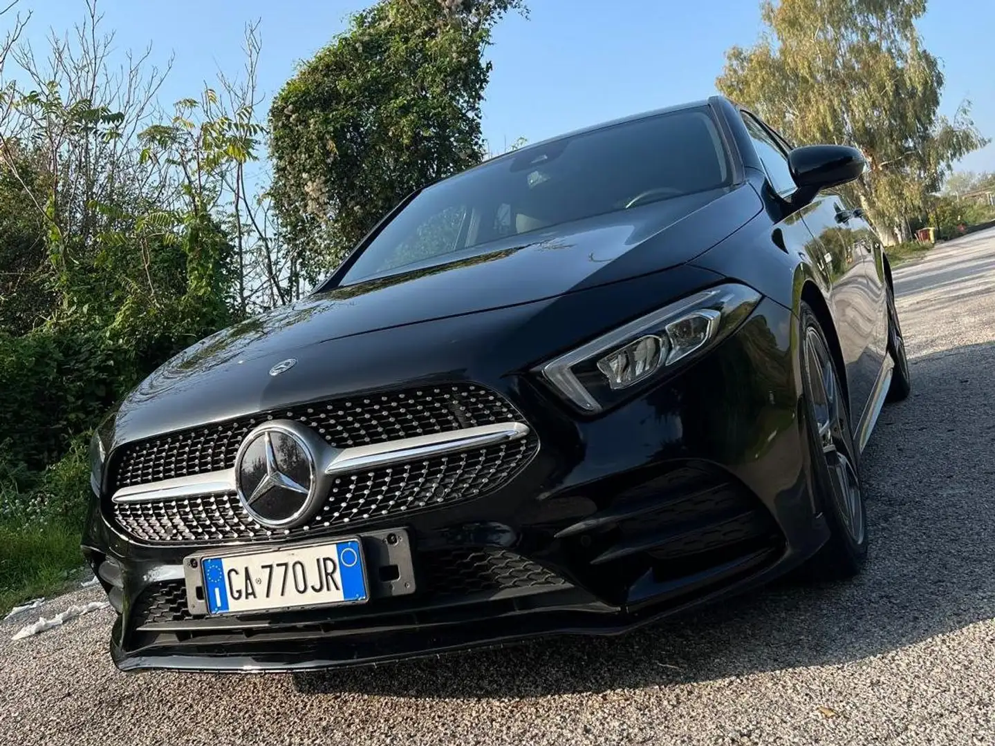 Mercedes-Benz 180 D Premium - Full Optional Negro - 1