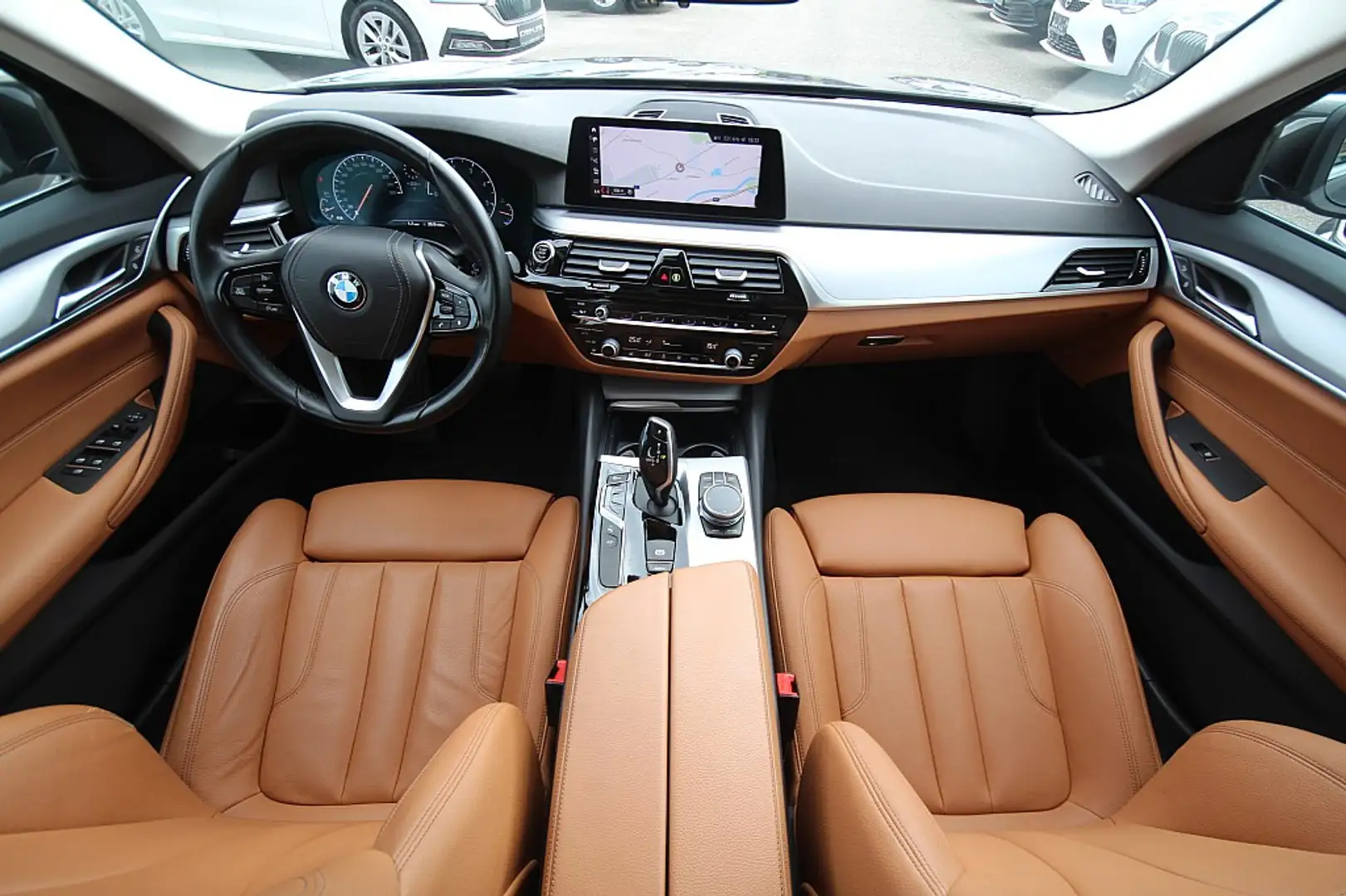 BMW 518 d Aut. |LED |Navi |360° |HeadUp |E-Heck ,... Zwart - 2