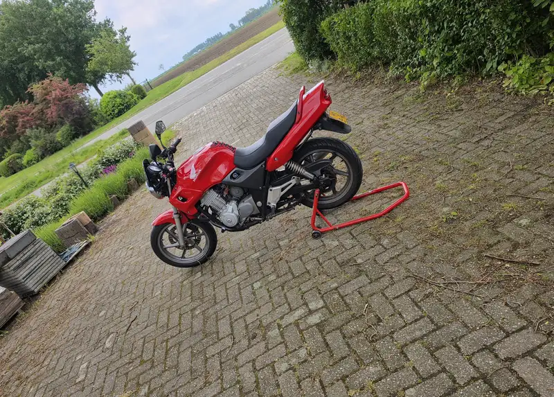 Honda CB 500 F - foto 3