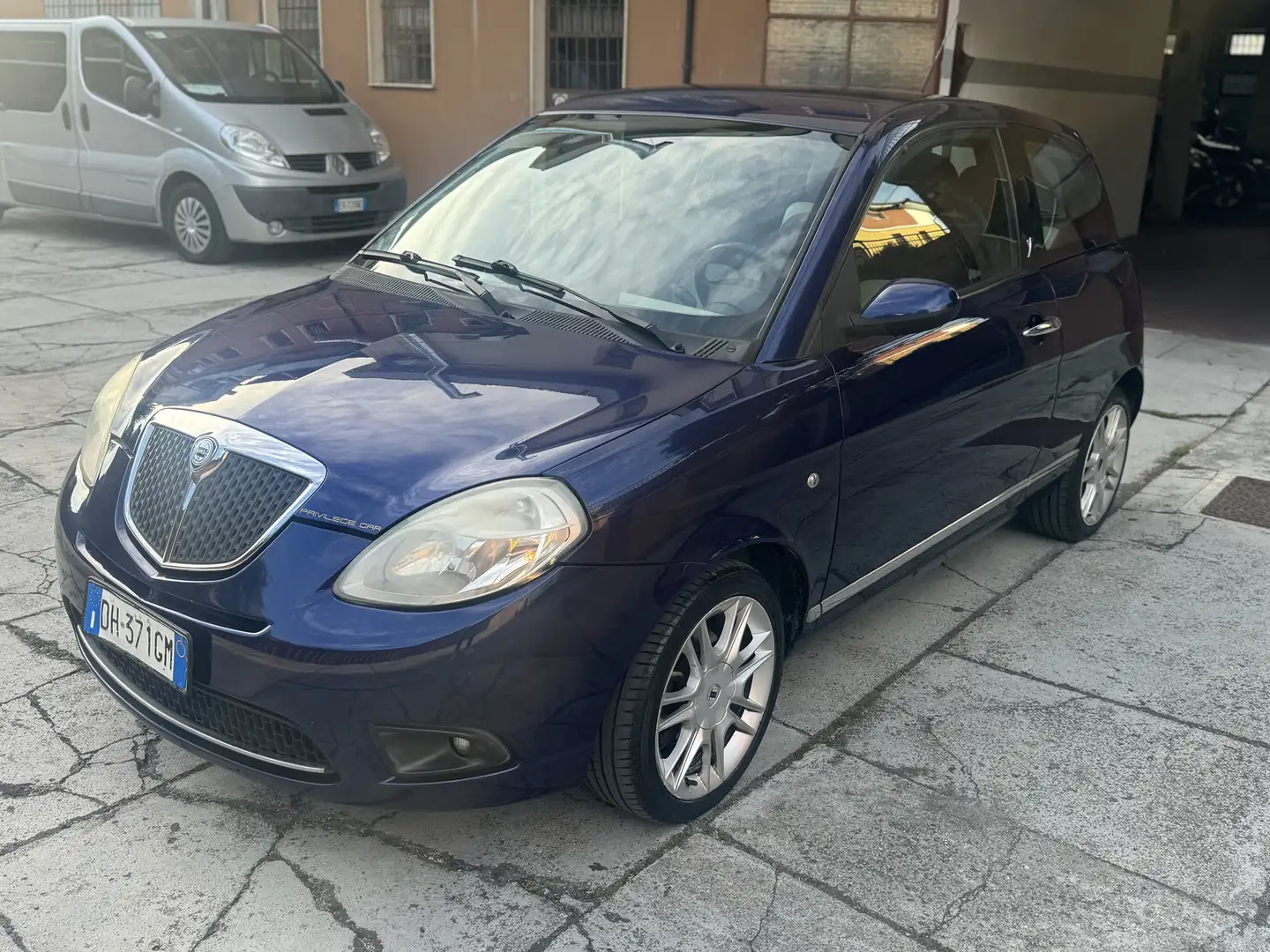 Lancia Ypsilon 1.4 16v Platino 6m - 1