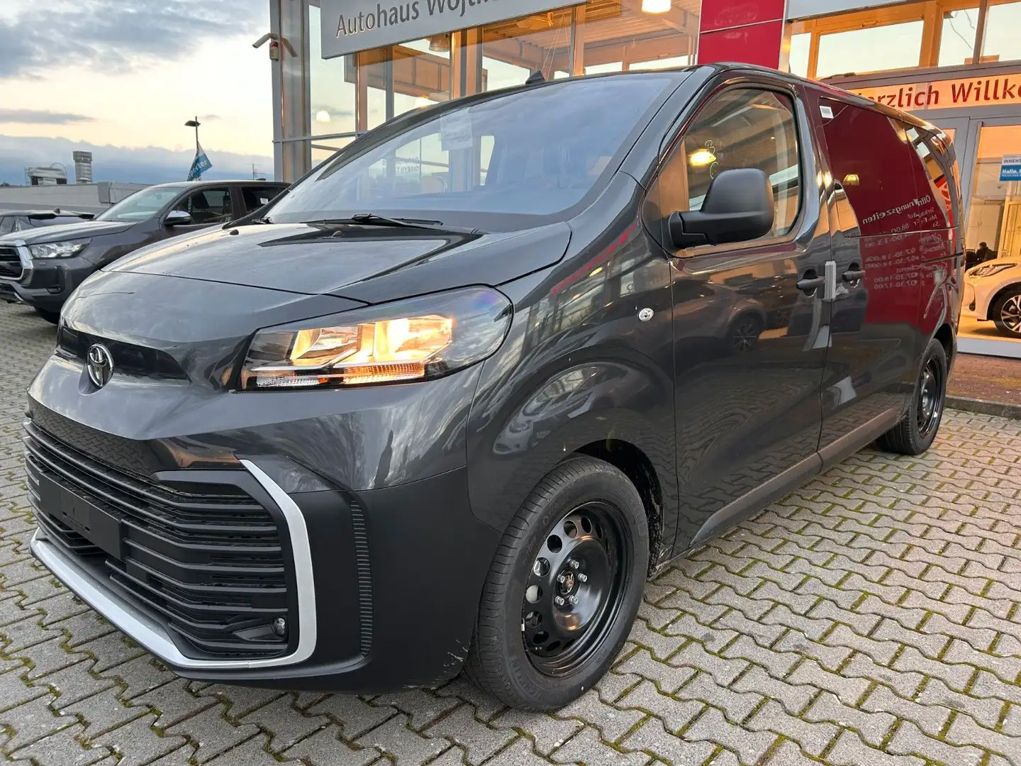Toyota Proace Verso L1 Comfort*Travel Paket*Navigation Grau - 1