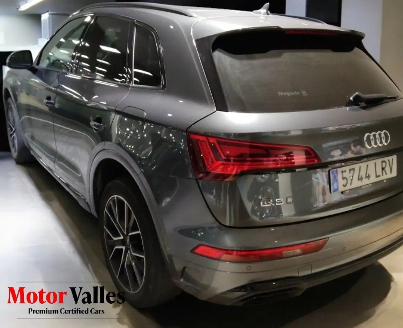 Audi Q5 50 TFSIe Black line quattro-ultra S tronic Gris - 2