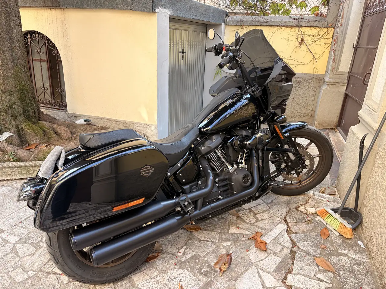 Harley-Davidson Lowrider ST