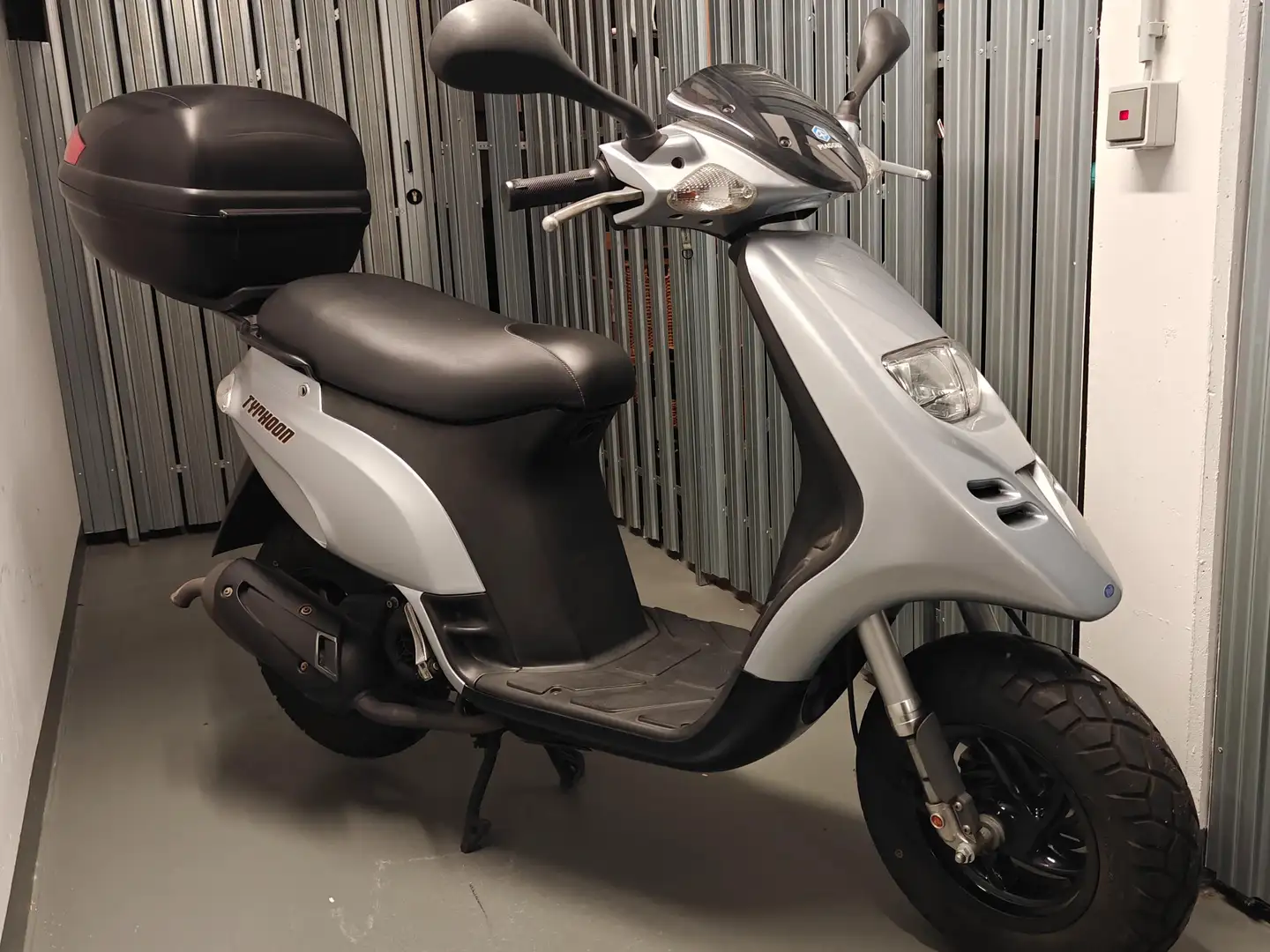 Piaggio Typhoon TPH 50 Plateado - 1