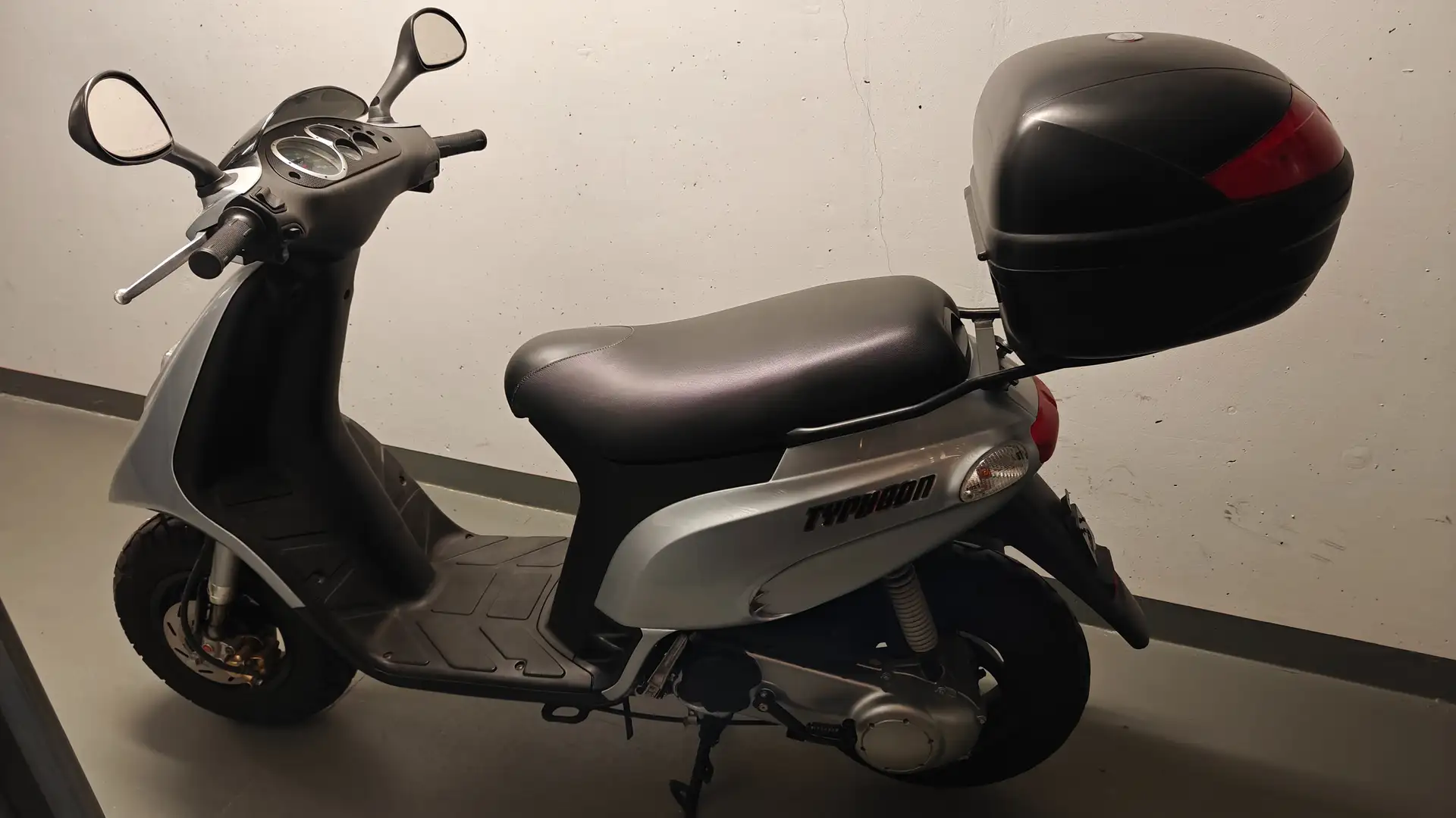 Piaggio Typhoon TPH 50 Plateado - 2