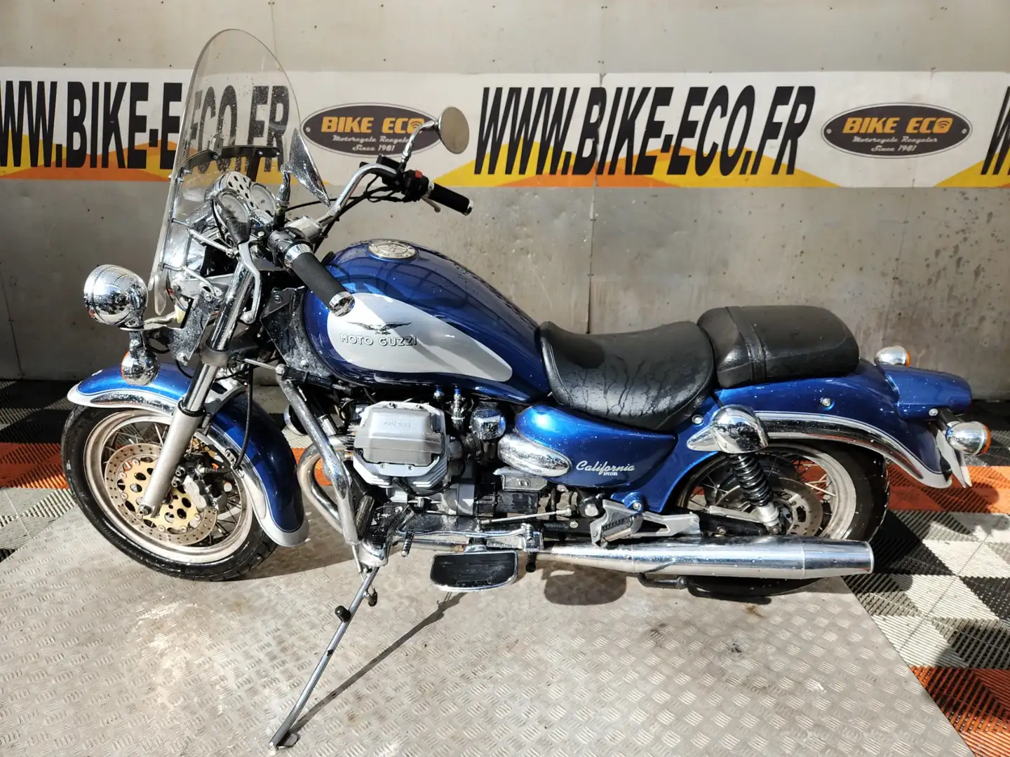 Moto Guzzi California Modrá - 2