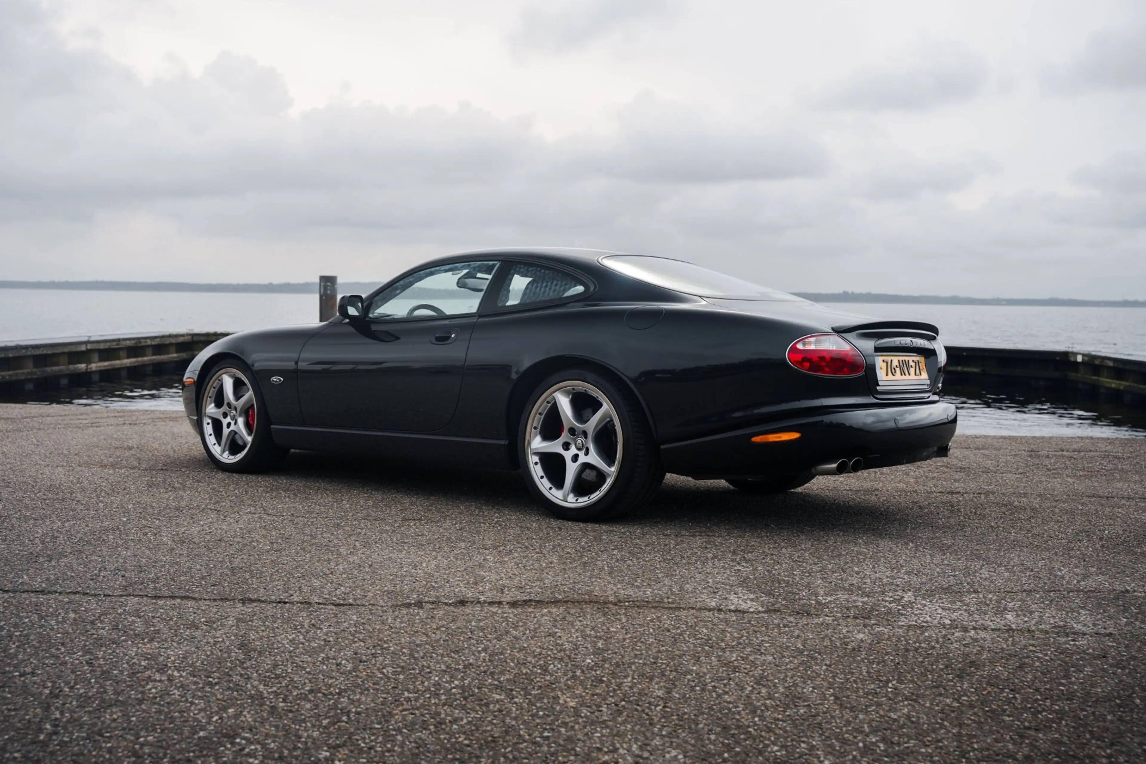 Jaguar XKR 4.2 V8 Coupé — photo 4