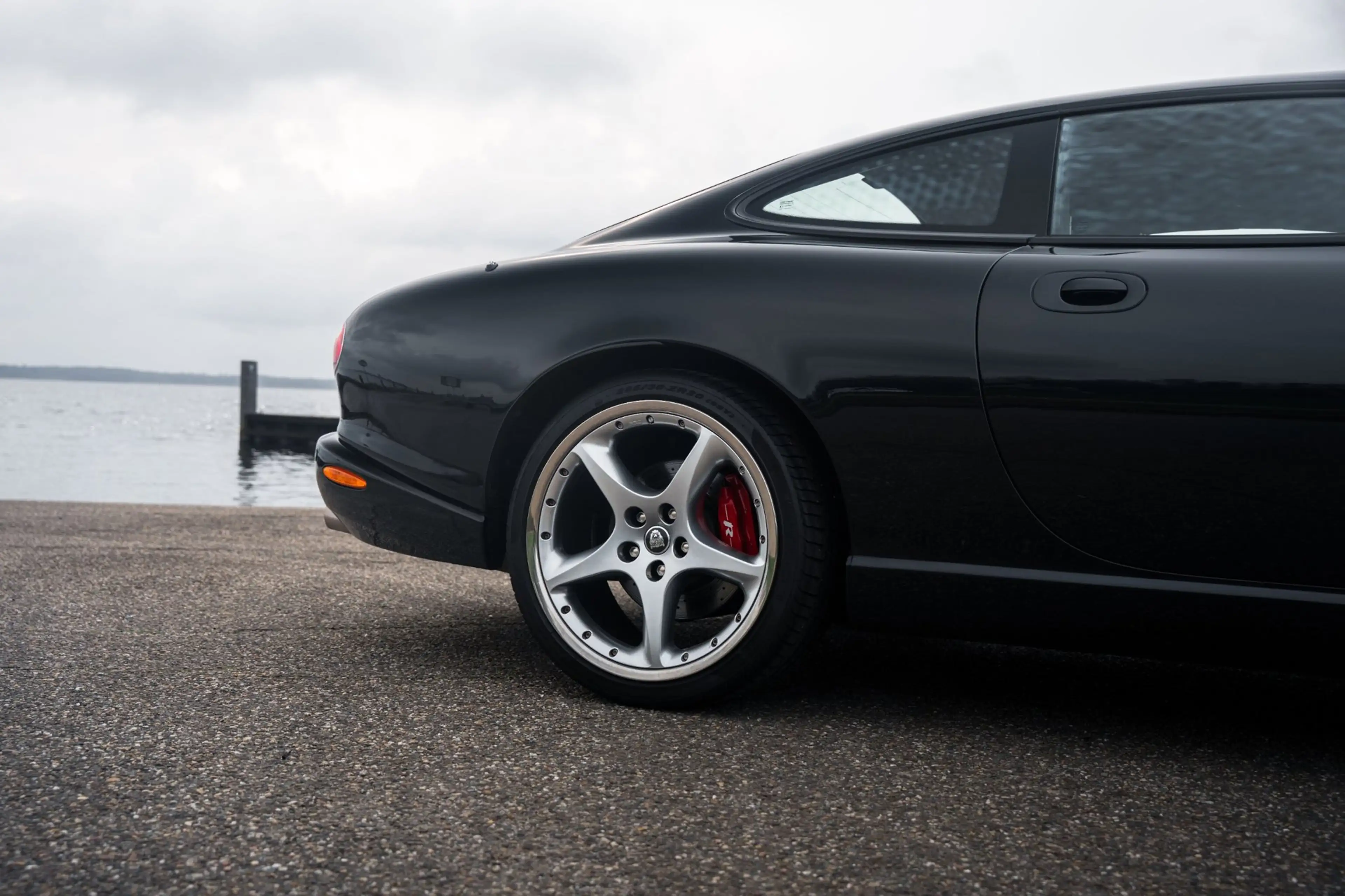 Jaguar XKR 4.2 V8 Coupé — photo 10