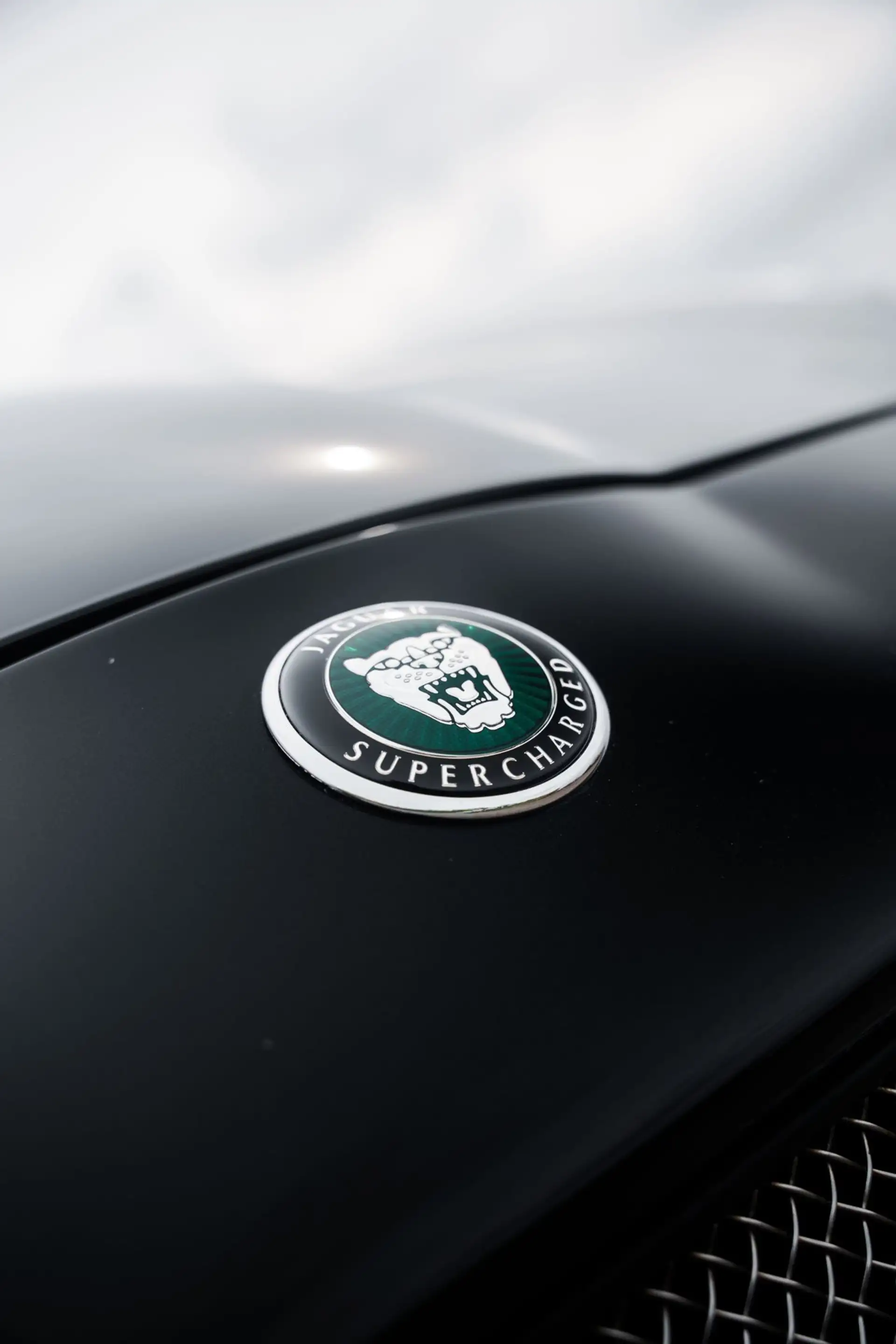Jaguar XKR 4.2 V8 Coupé — photo 16