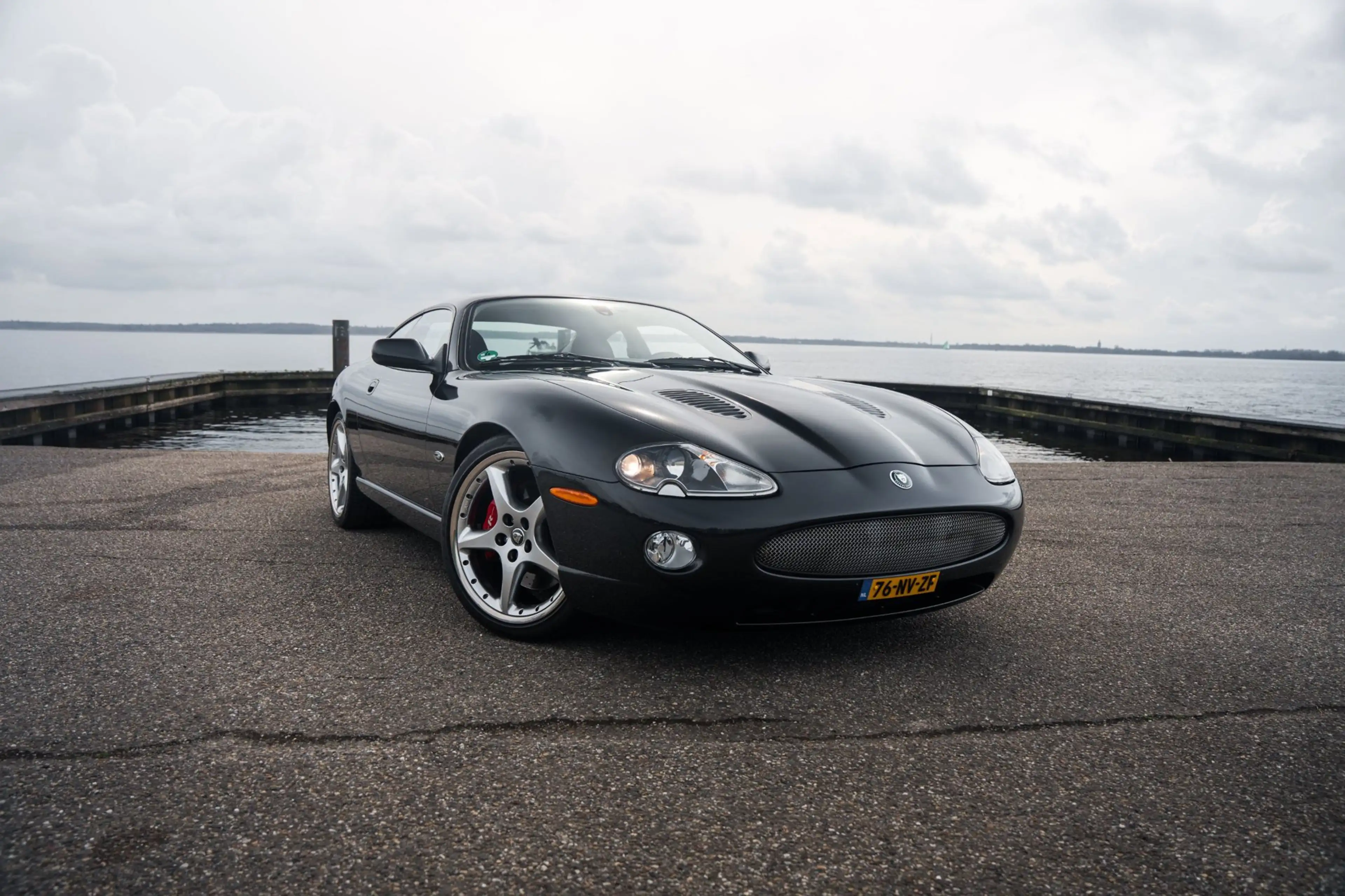 Jaguar XKR 4.2 V8 Coupé — photo 8