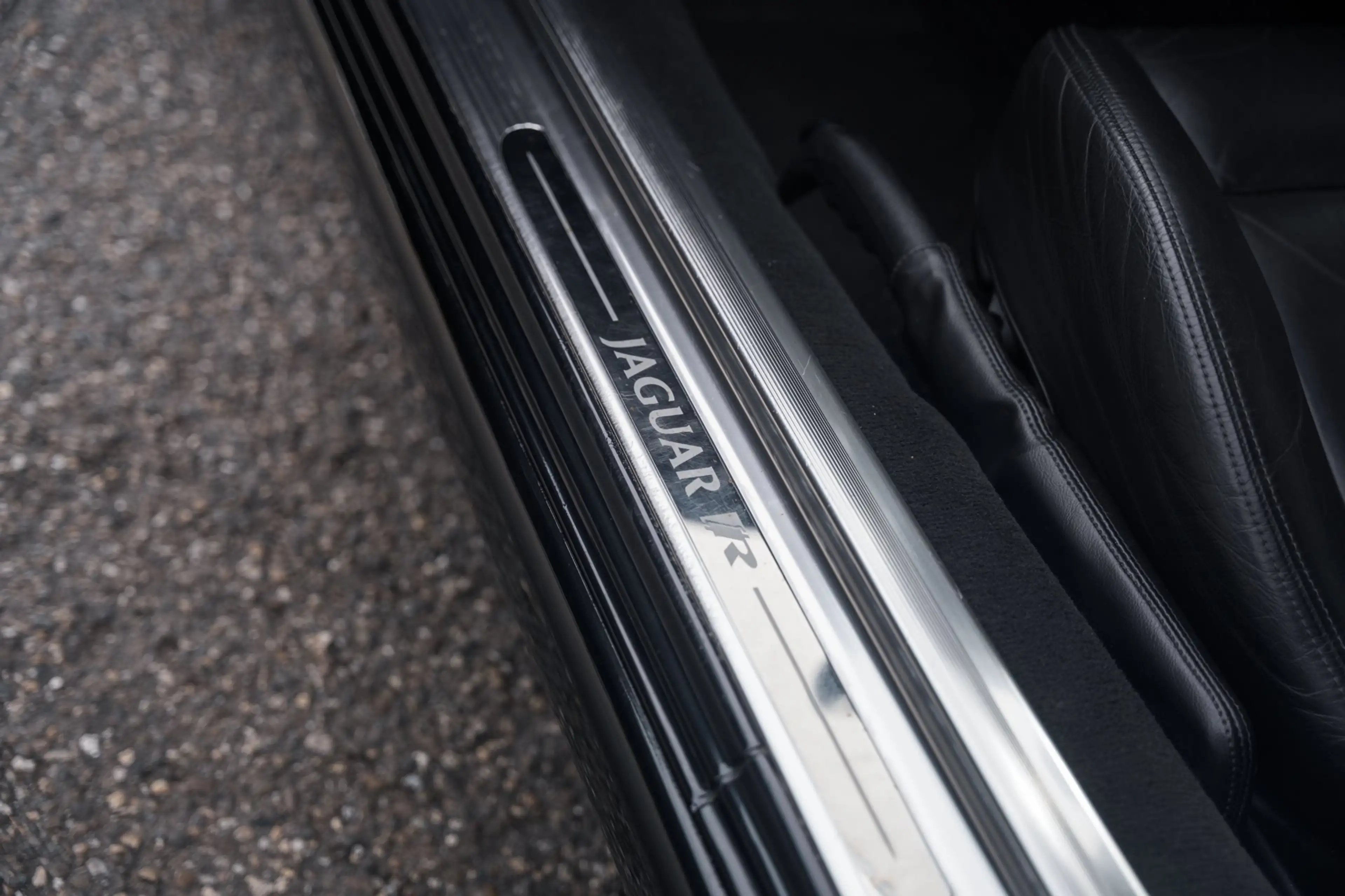 Jaguar XKR 4.2 V8 Coupé — photo 20
